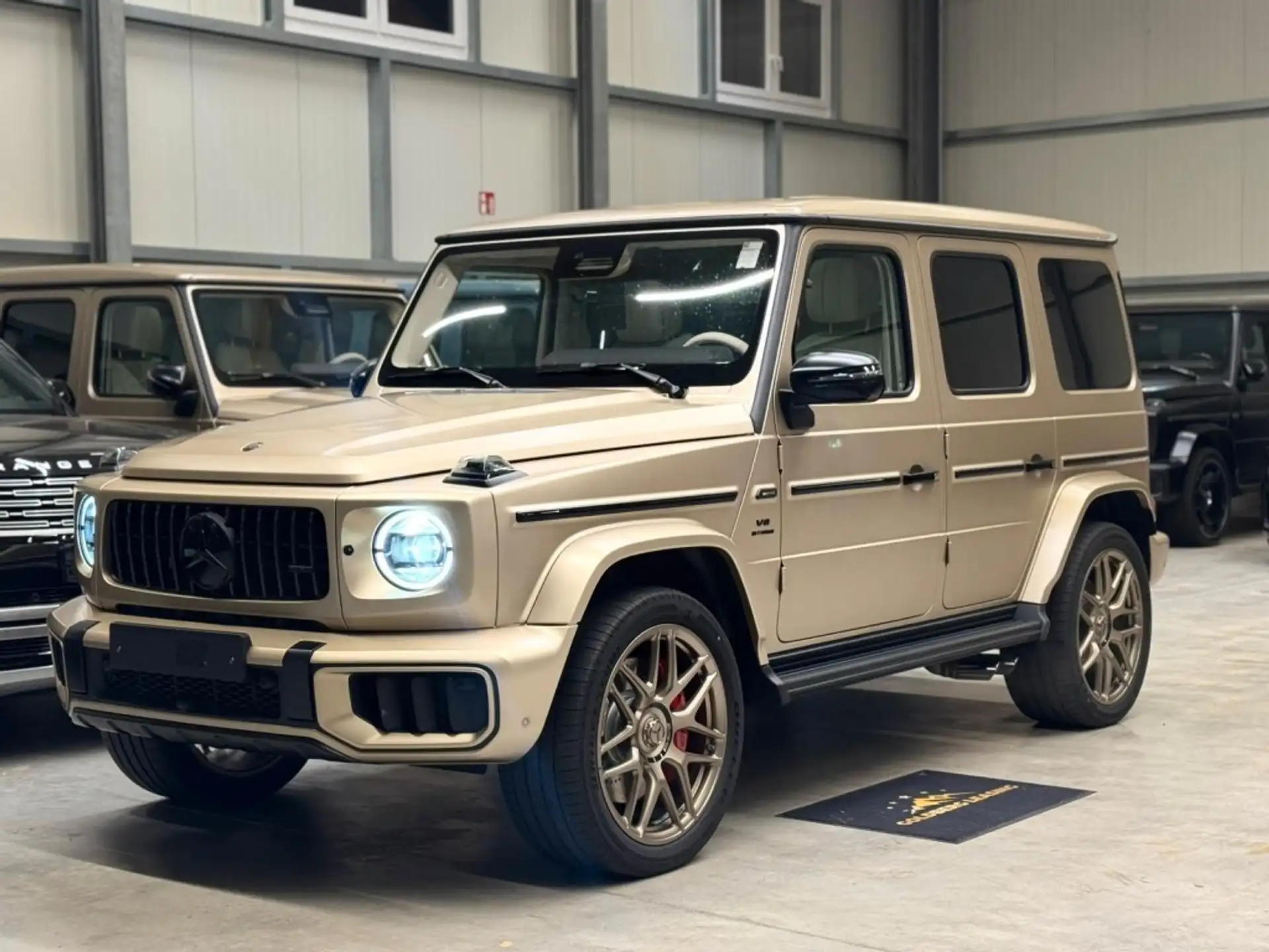 벤츠 G-Class G 63 AMG 2026 베이지 사진 1