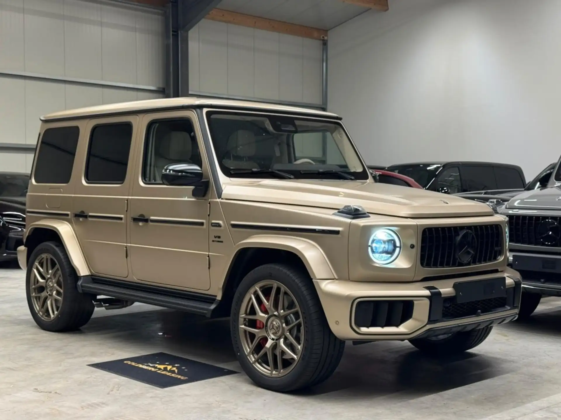 벤츠 G-Class G 63 AMG 2026 베이지 사진 2