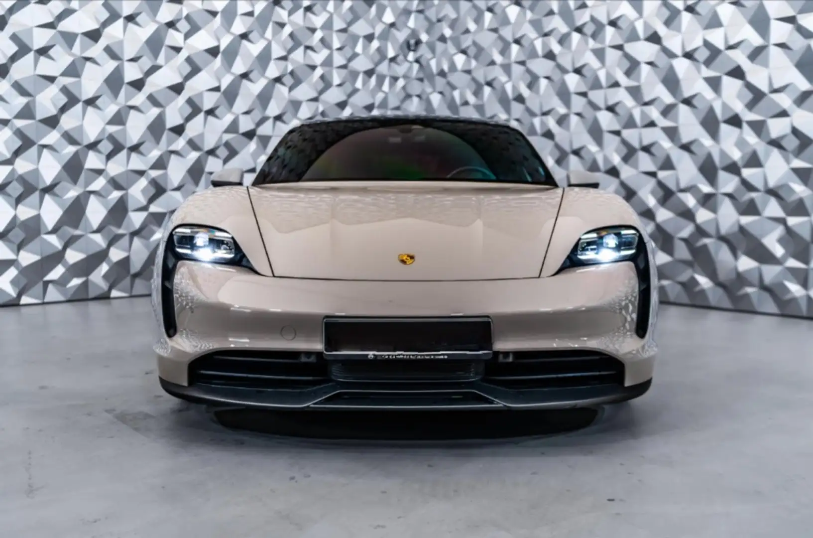 Porsche Taycan 4S Beige - 2