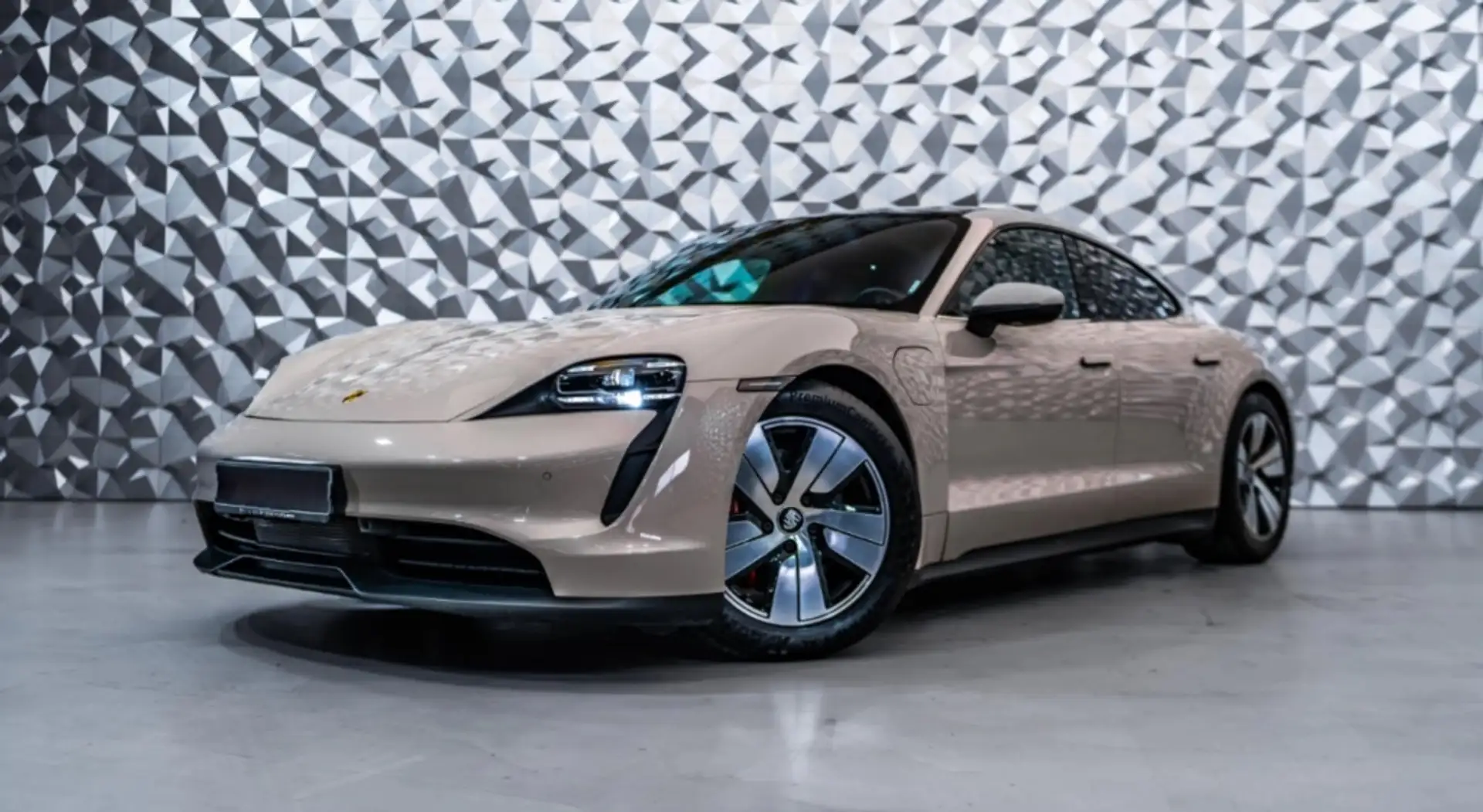 Porsche Taycan 4S Beige - 1