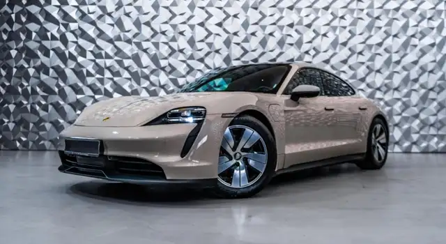 Porsche Taycan 4S