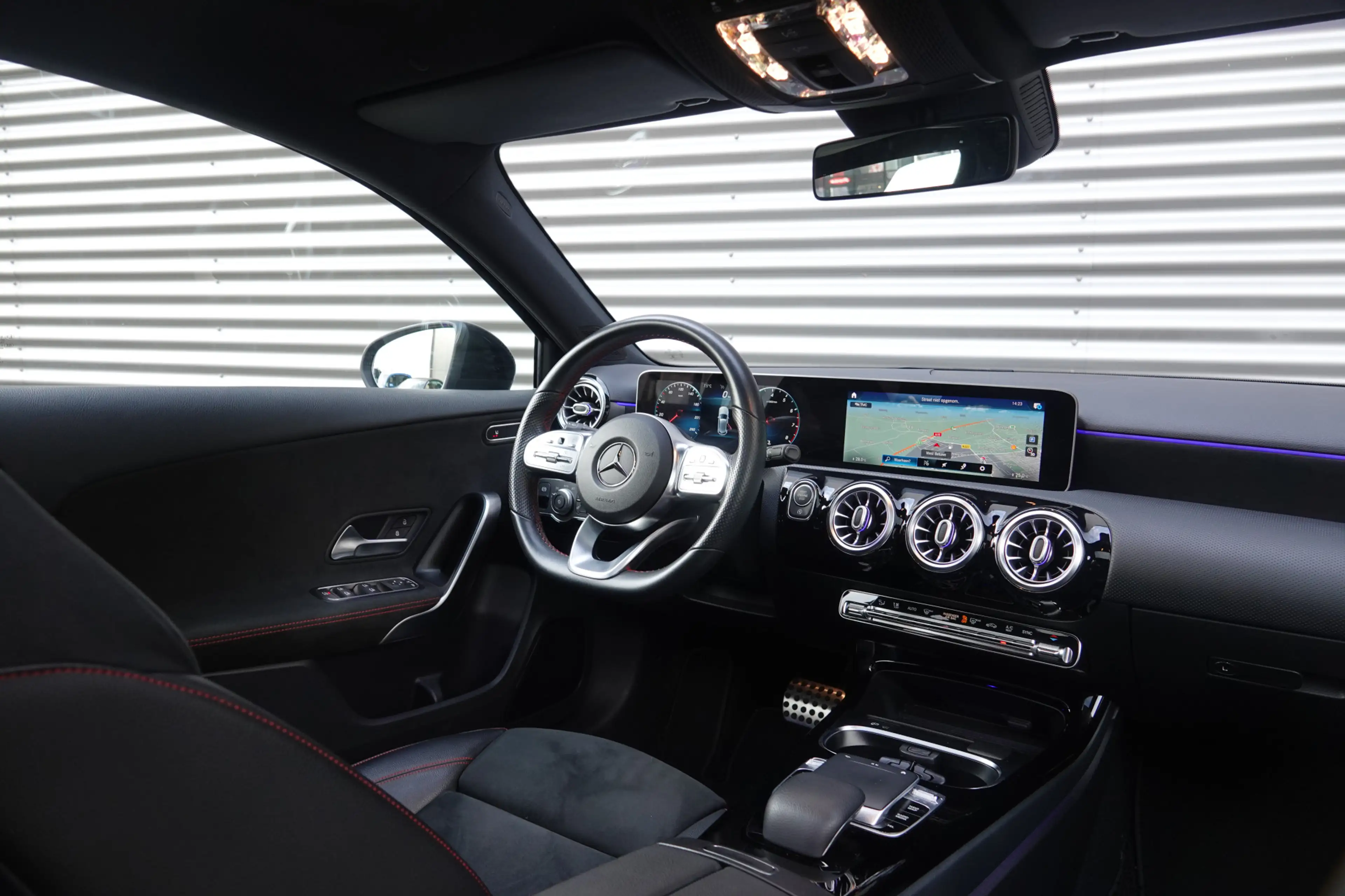 Mercedes-Benz A 250 Premium Plus AMG Line | Nightpakket | Pano | Camer — photo 11