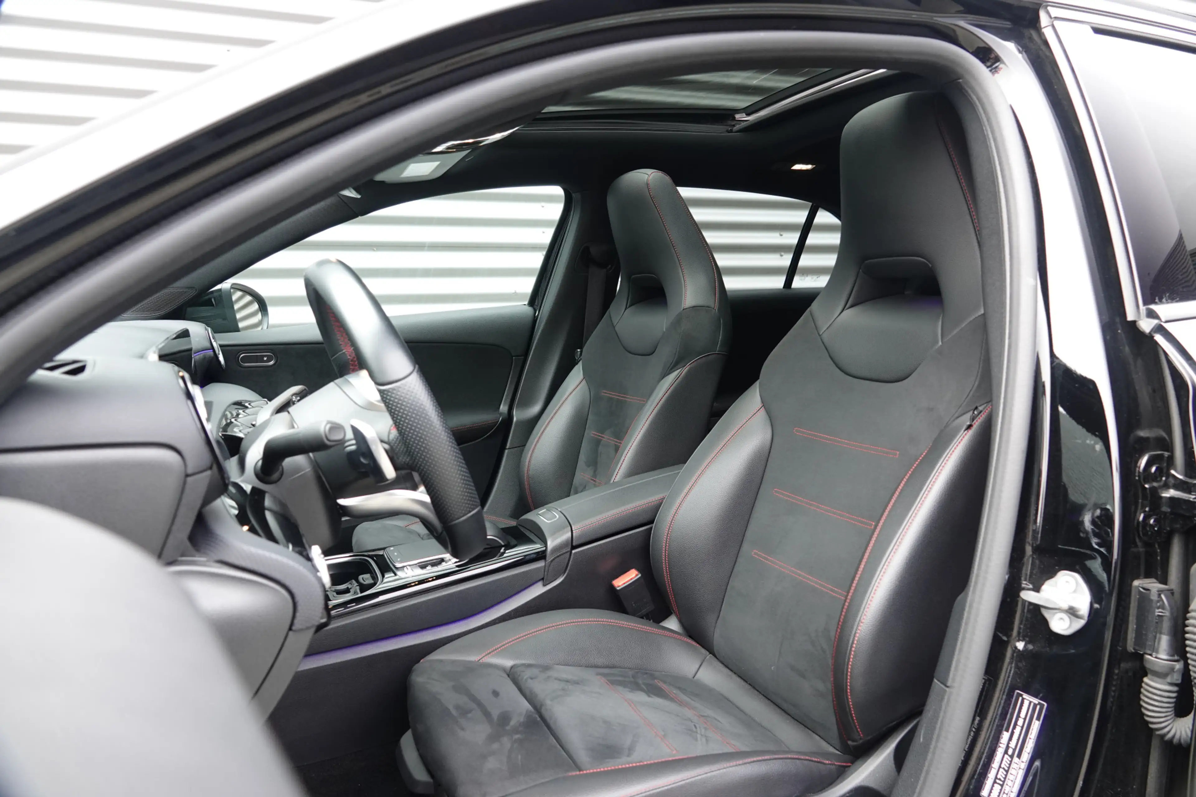 Mercedes-Benz A 250 Premium Plus AMG Line | Nightpakket | Pano | Camer — photo 8
