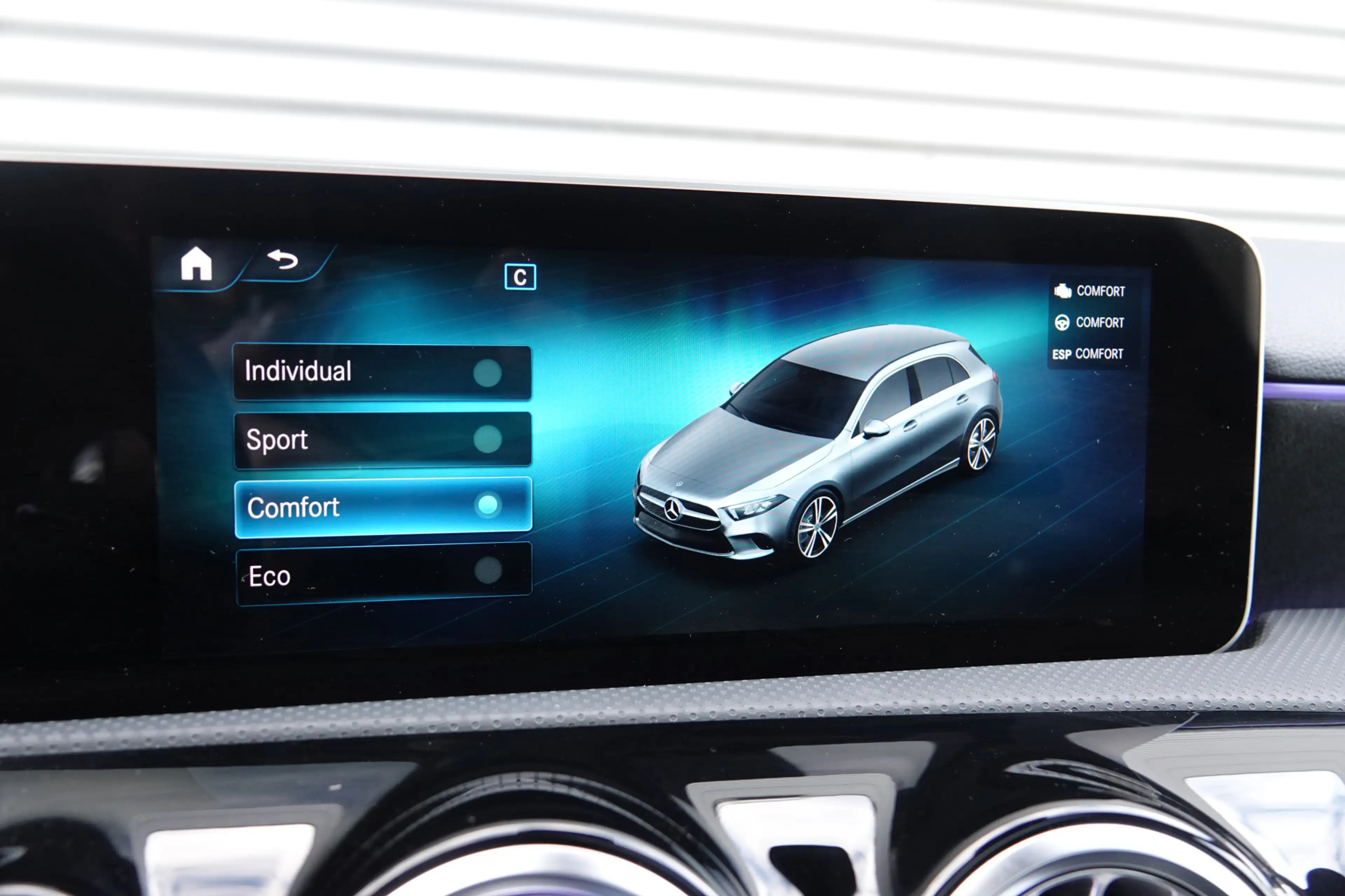 Mercedes-Benz A 250 Premium Plus AMG Line | Nightpakket | Pano | Camer — photo 32