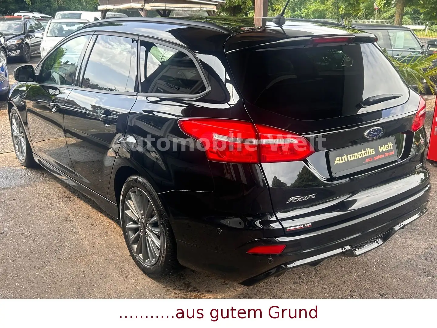 Ford Focus Kombi 1,0 ST-Line 55.000km Scheckheft 2.Hd Zwart - 2