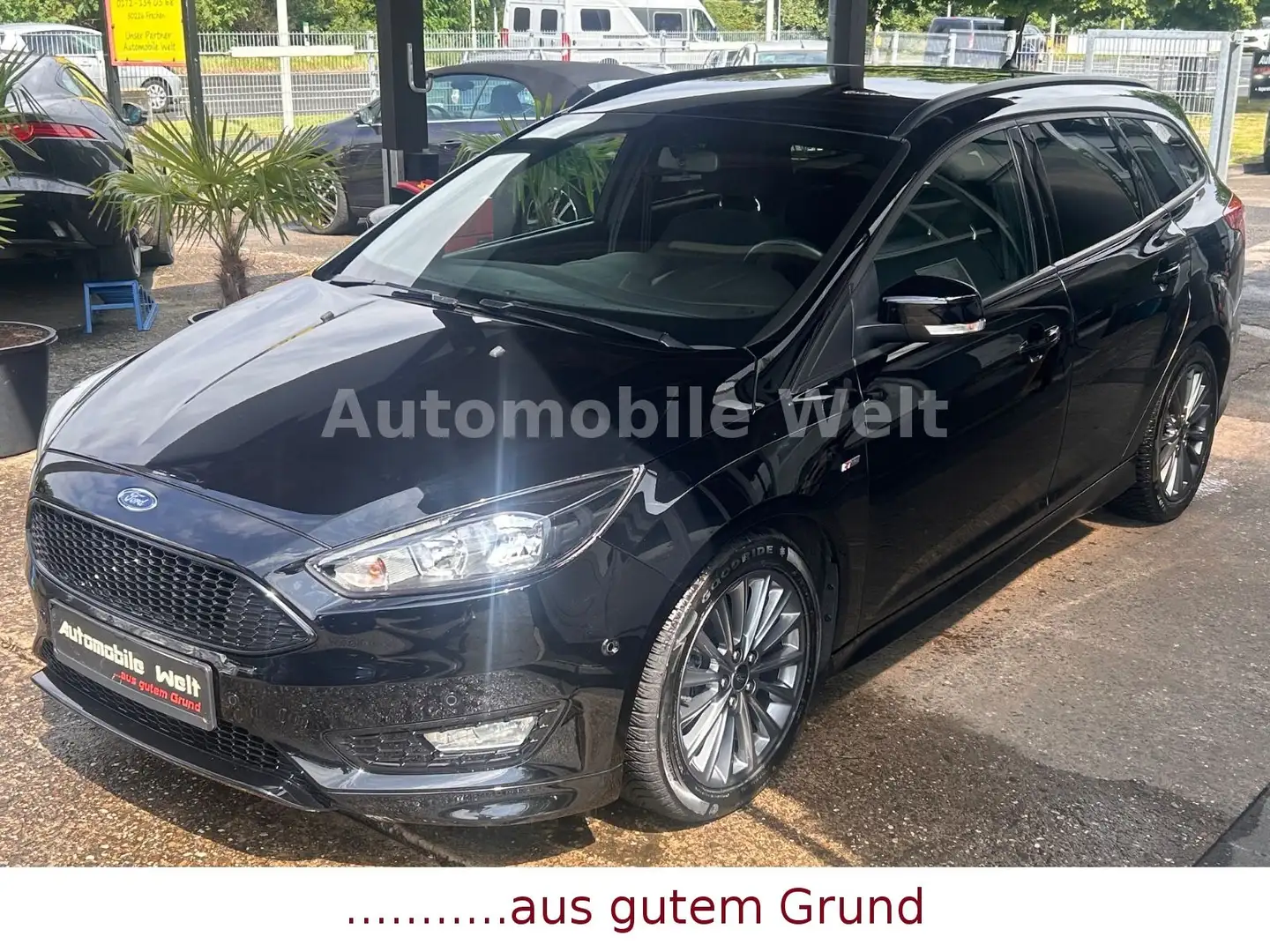 Ford Focus Kombi 1,0 ST-Line 55.000km Scheckheft 2.Hd Zwart - 1