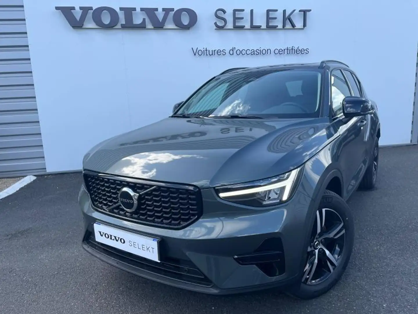 Volvo XC40 B3 163ch Lounge Edition DCT 7 Vert - 1