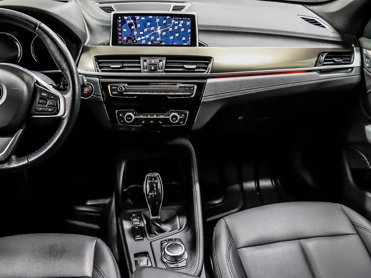 BMW X1 снимка BMW X1