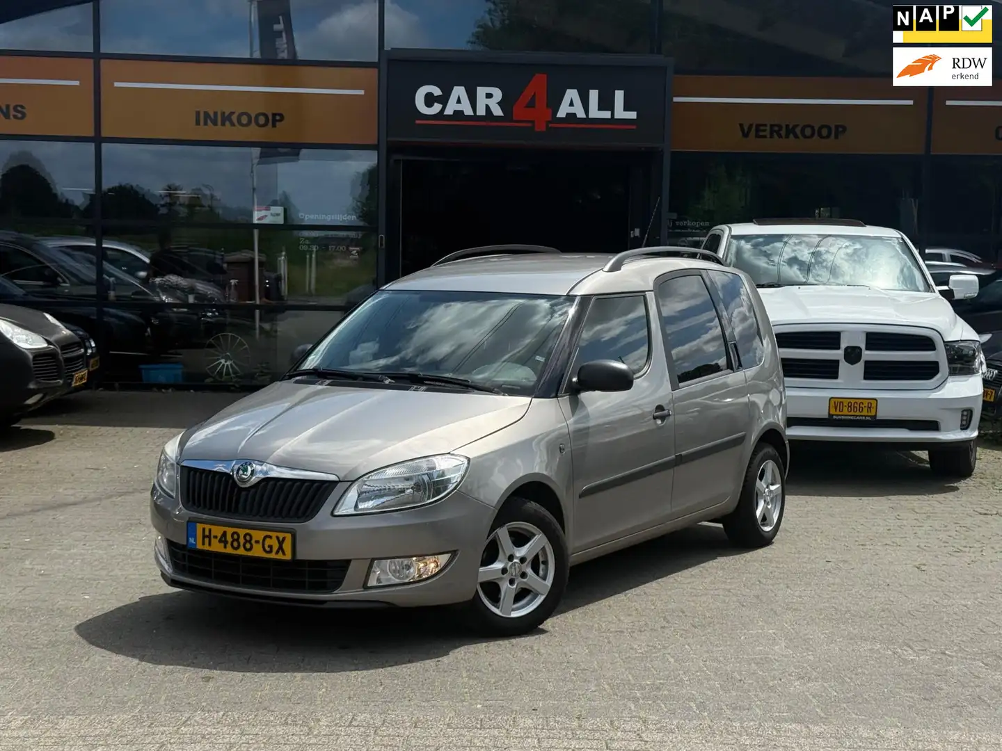 Skoda Roomster 1.2 TSI Dynamic AIRCO/APK 18-4-2026/TREKHAAK Grijs - 1