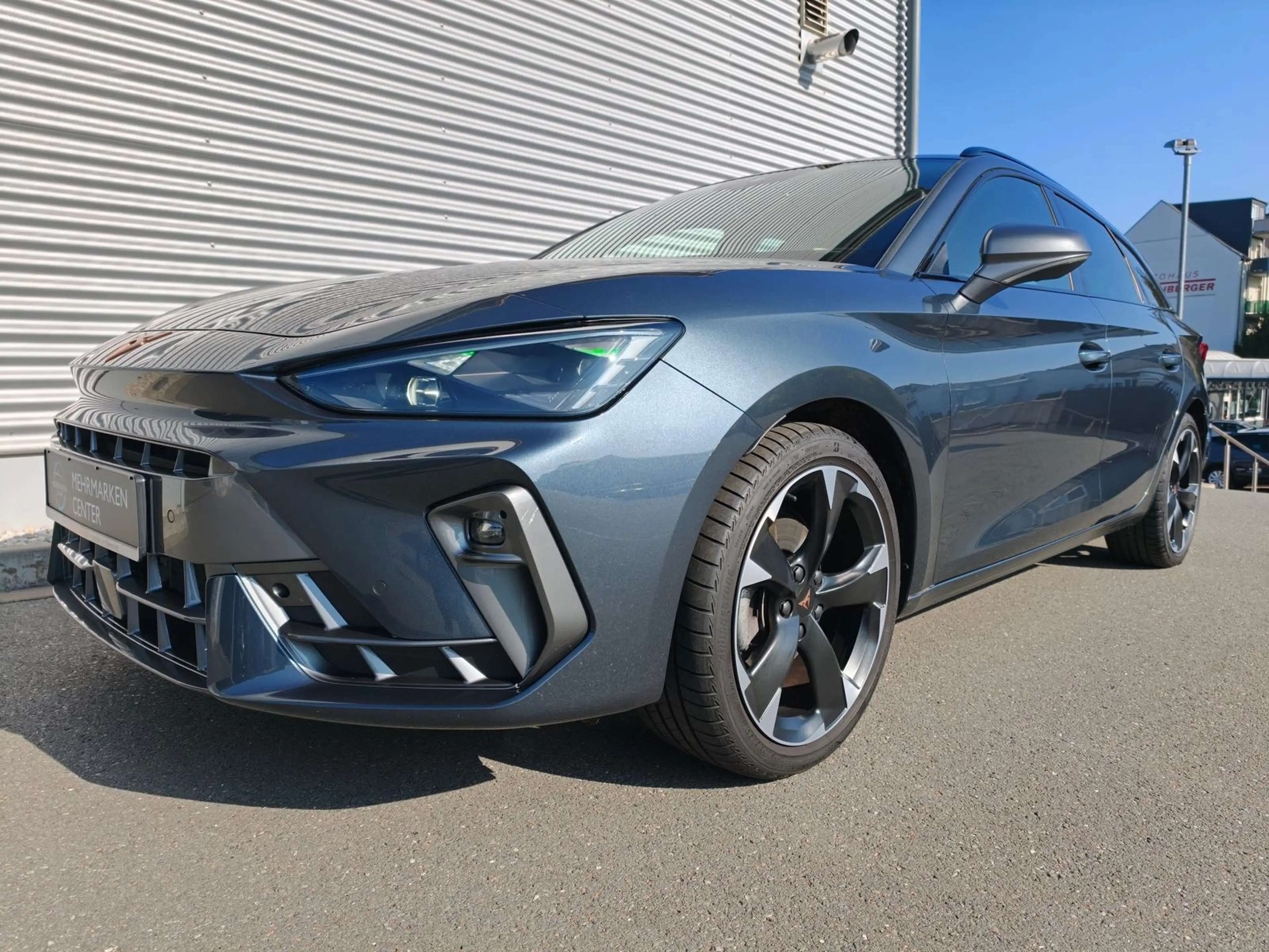 CUPRA Leon SPORTSTOURER 1.5eTSI DSG AHK/MATRIX/NAVI — photo 11