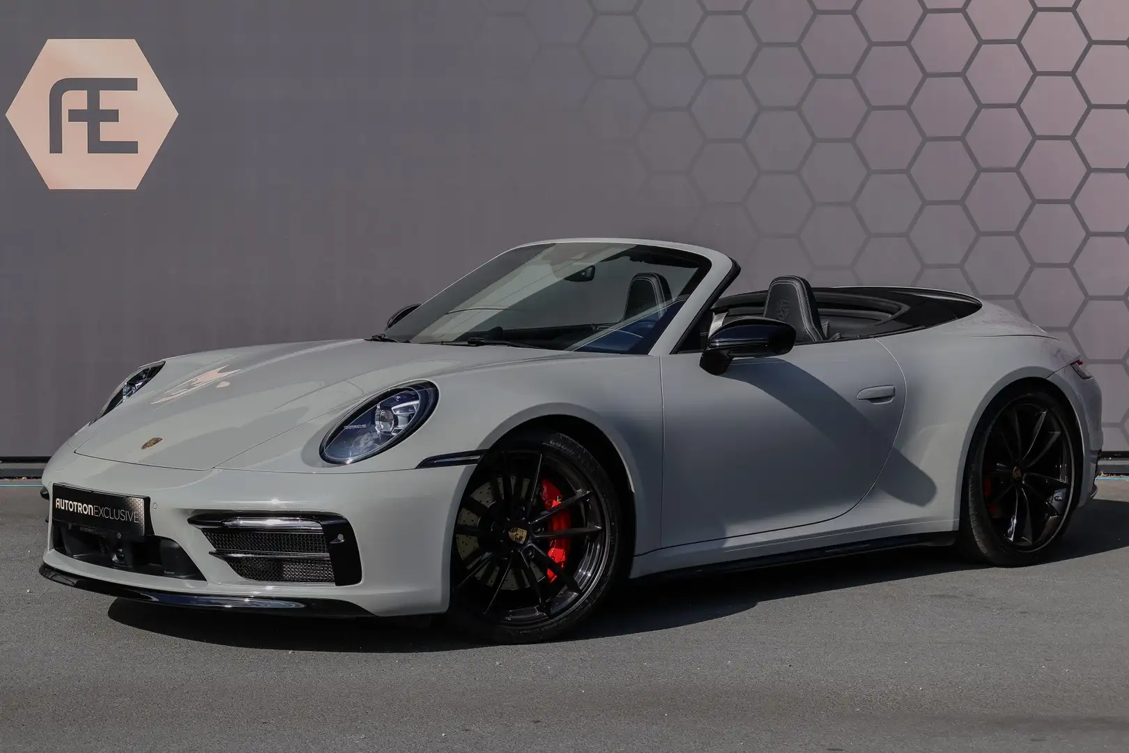 Porsche 992 Cabrio 3.0 Carrera S NL AUTO | ADAPTIVE | LIFTSYST Grijs - 1