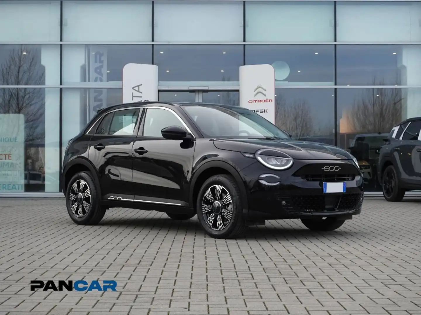 Fiat 600 1.2 hybrid POP 145cv auto Schwarz - 1