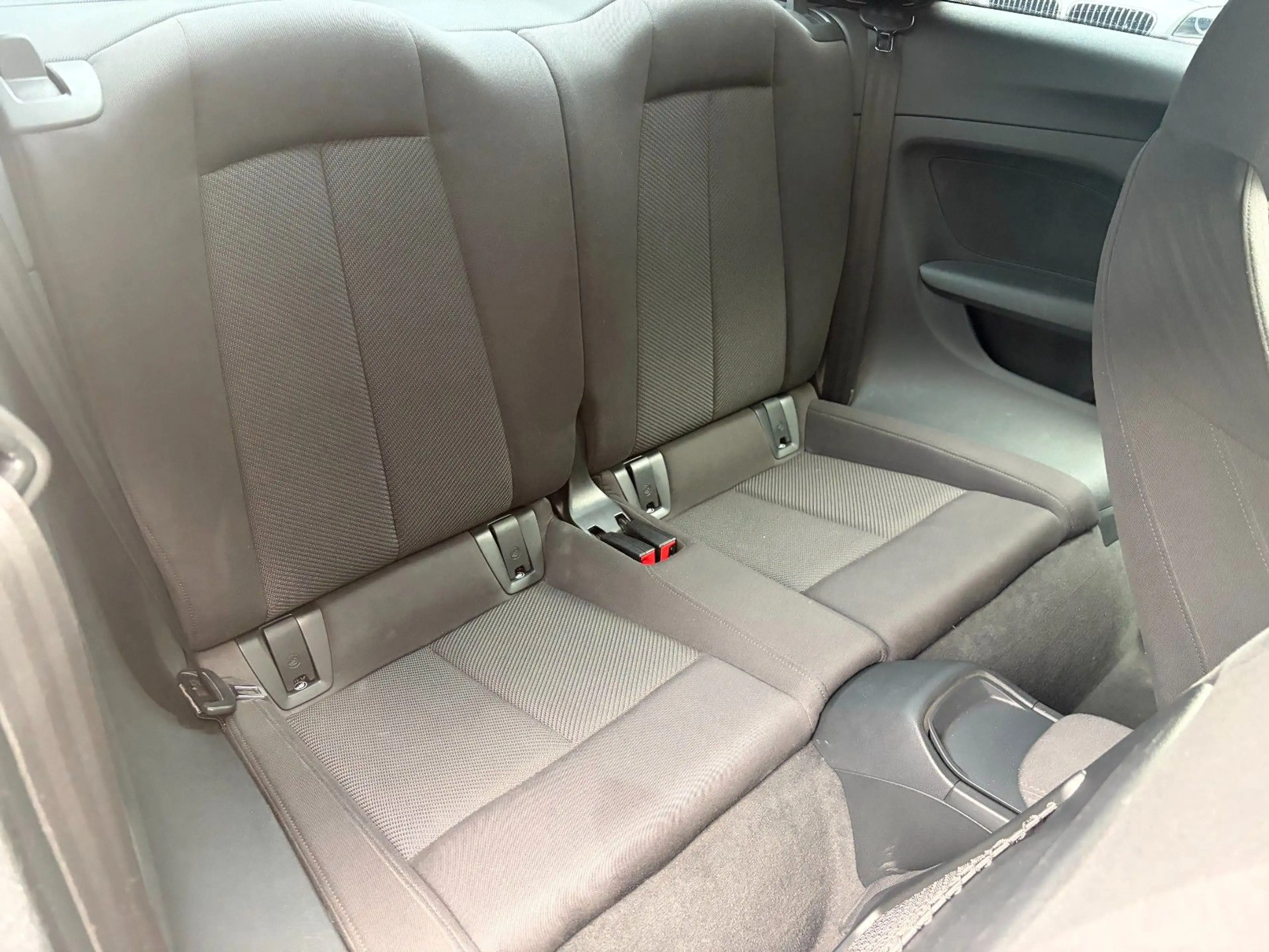 Audi TT Coupe 2.0 TDI ultra · Virtual Cockpit · Navi — photo 15