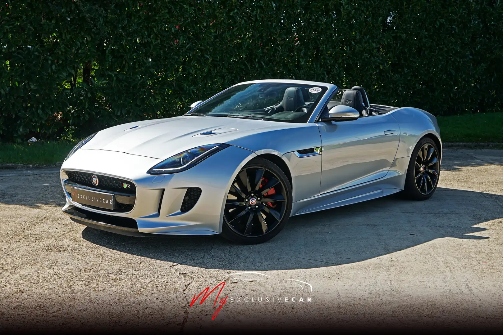 Jaguar F-Type Cab. V8 R 550 ch AWD - PARFAIT ETAT - Rev. 05/2025 Argent - 1