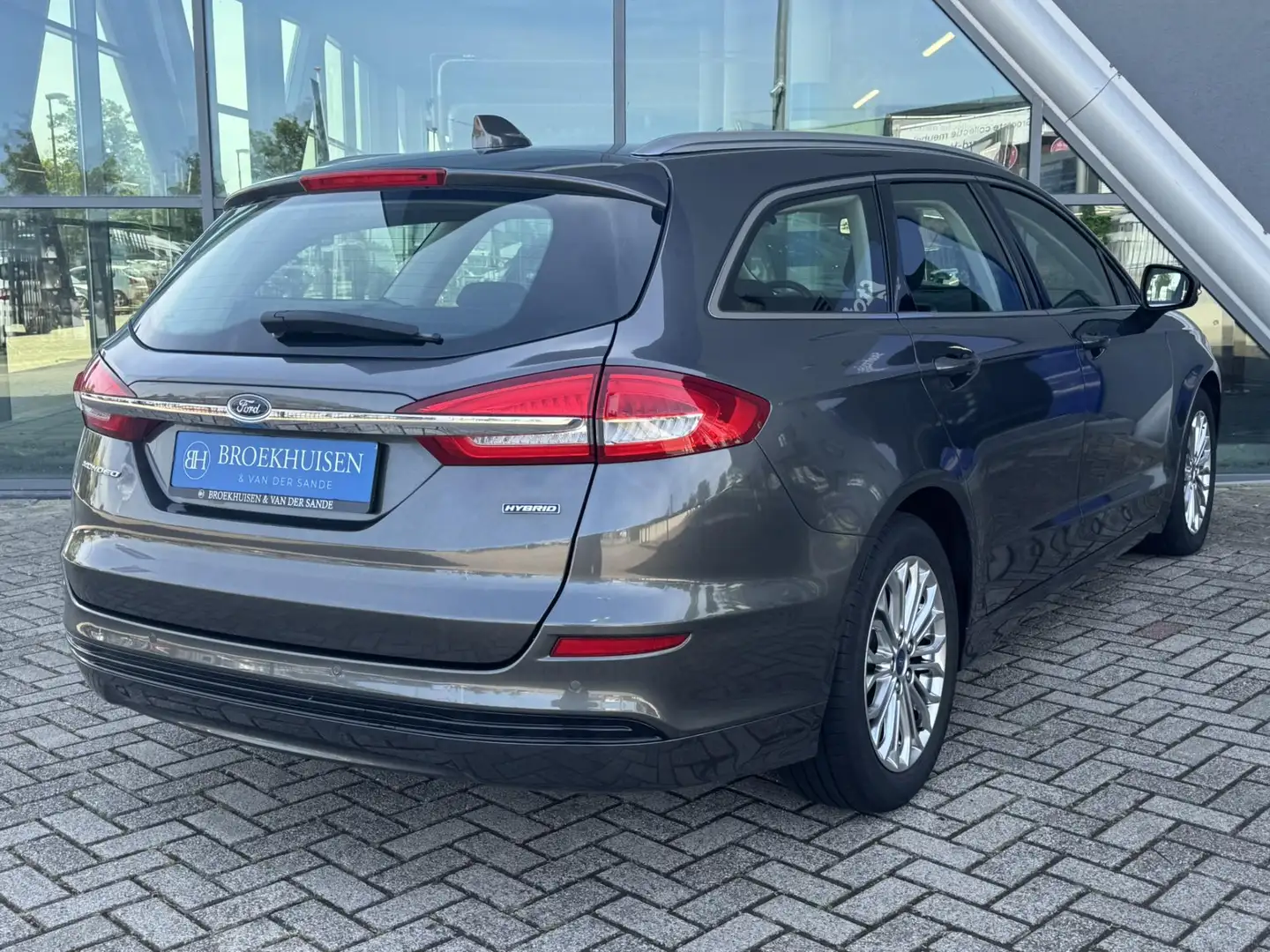 Ford Mondeo Wagon 2.0 IVCT HEV Titanium 191pk Automaat / Stoel Grijs - 2