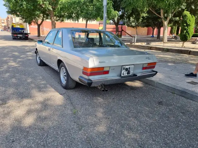 Fiat 130 Deportivo Automático de 2 Puertas
