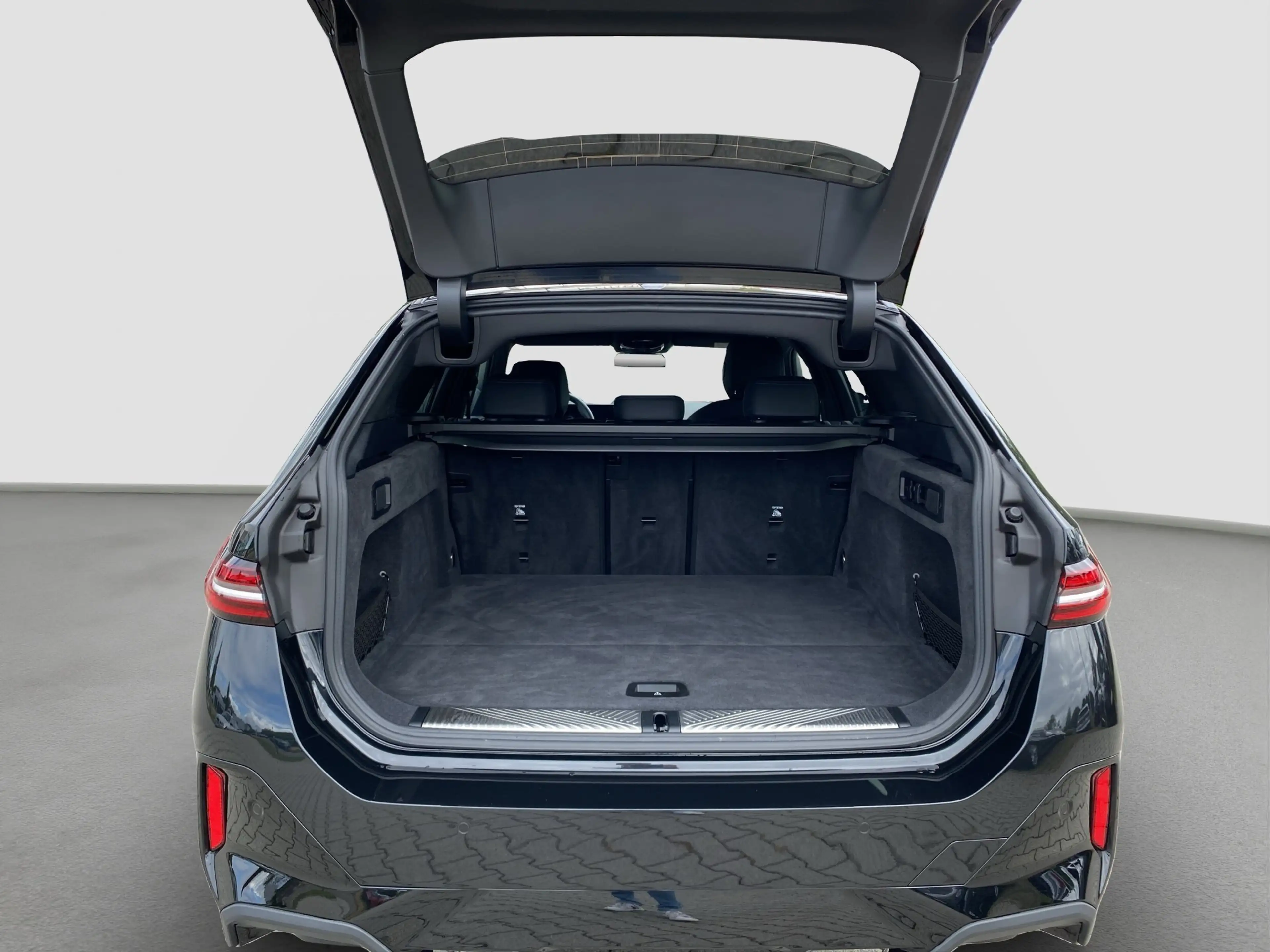 BMW 520 d xDrive Touring ///M-Sport ACC Standhzg. AHK — photo 10