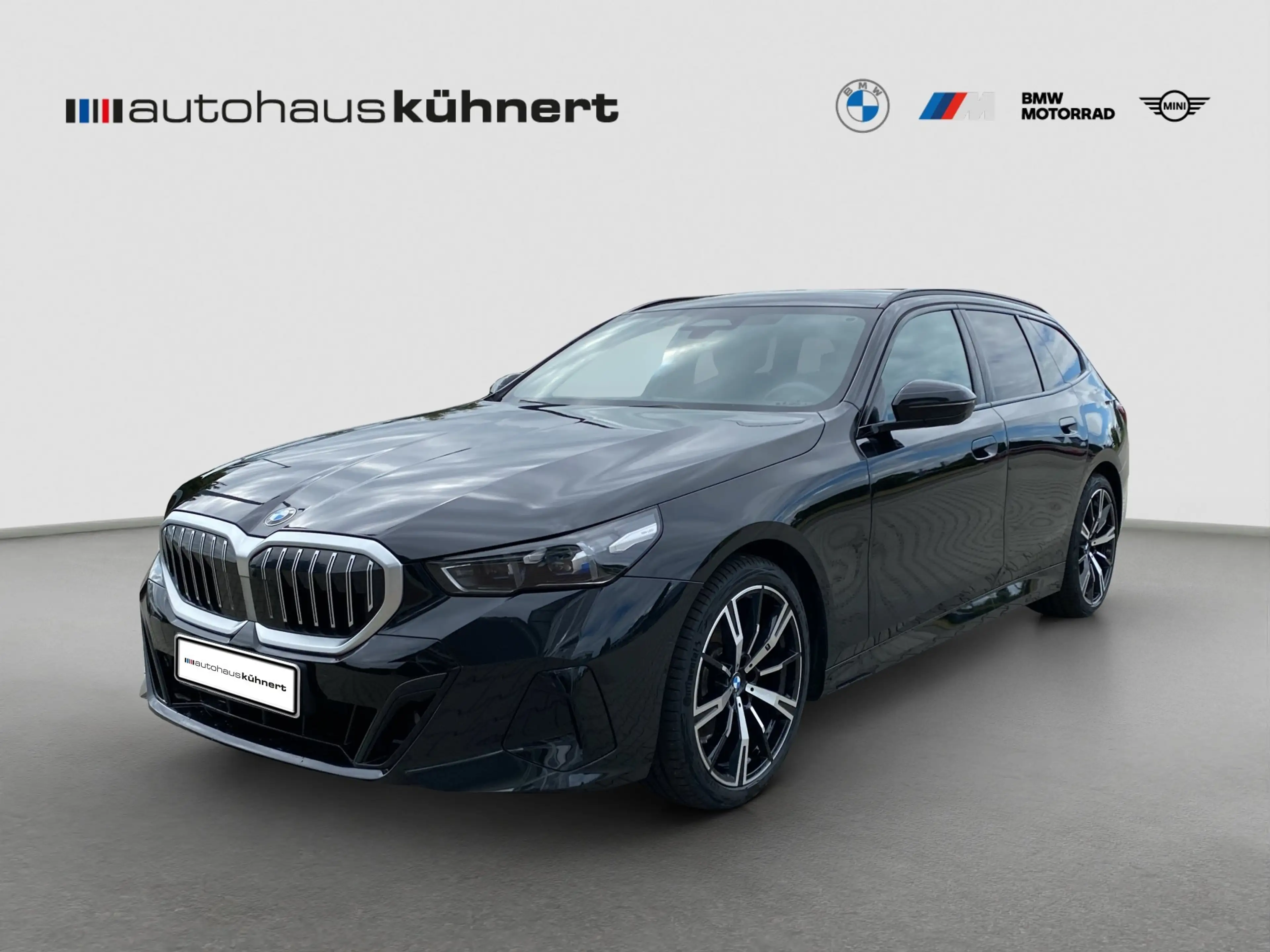 BMW 520 d xDrive Touring ///M-Sport ACC Standhzg. AHK — photo 2
