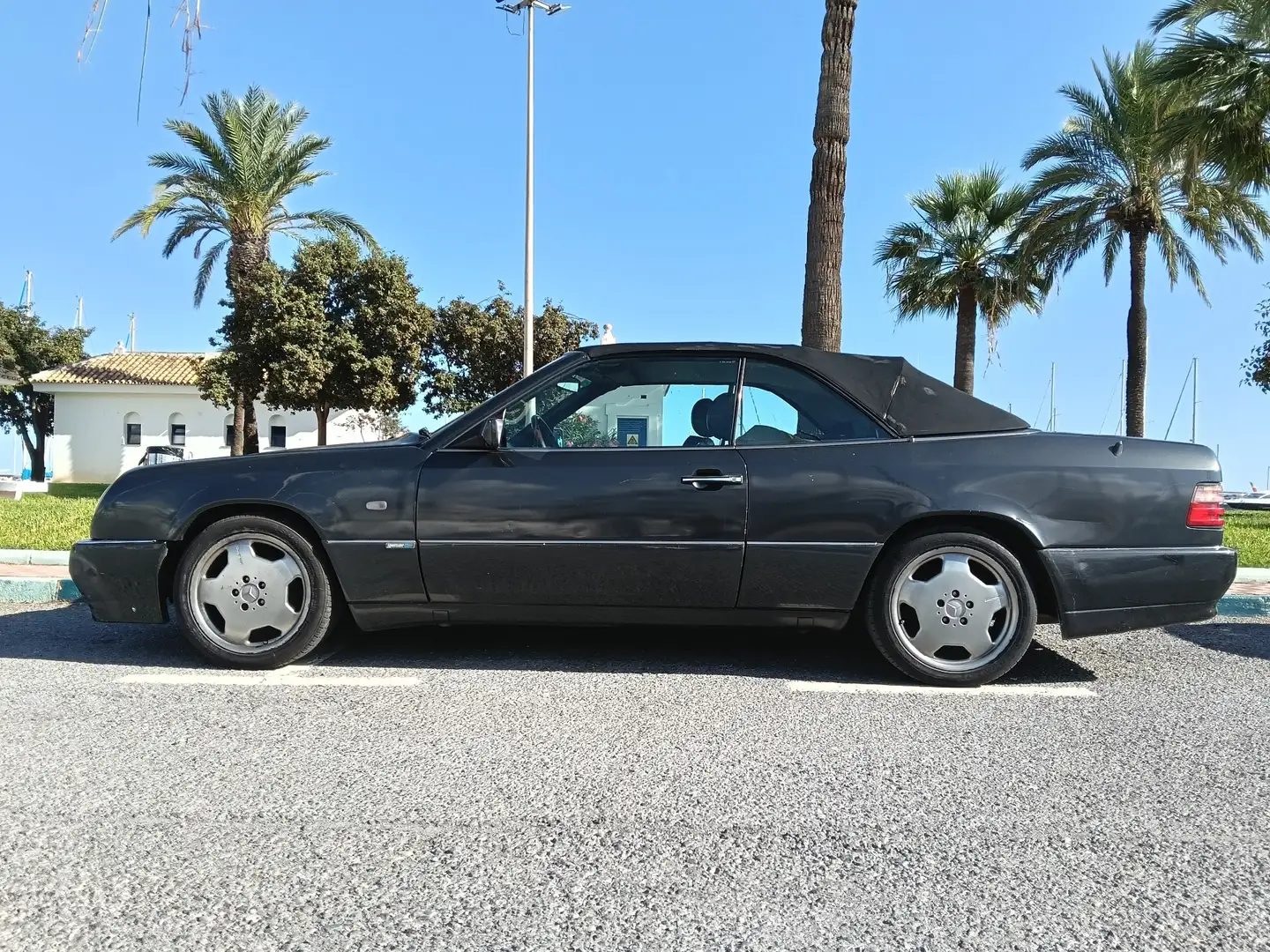 Mercedes-Benz E 220 Cabriolet - 1