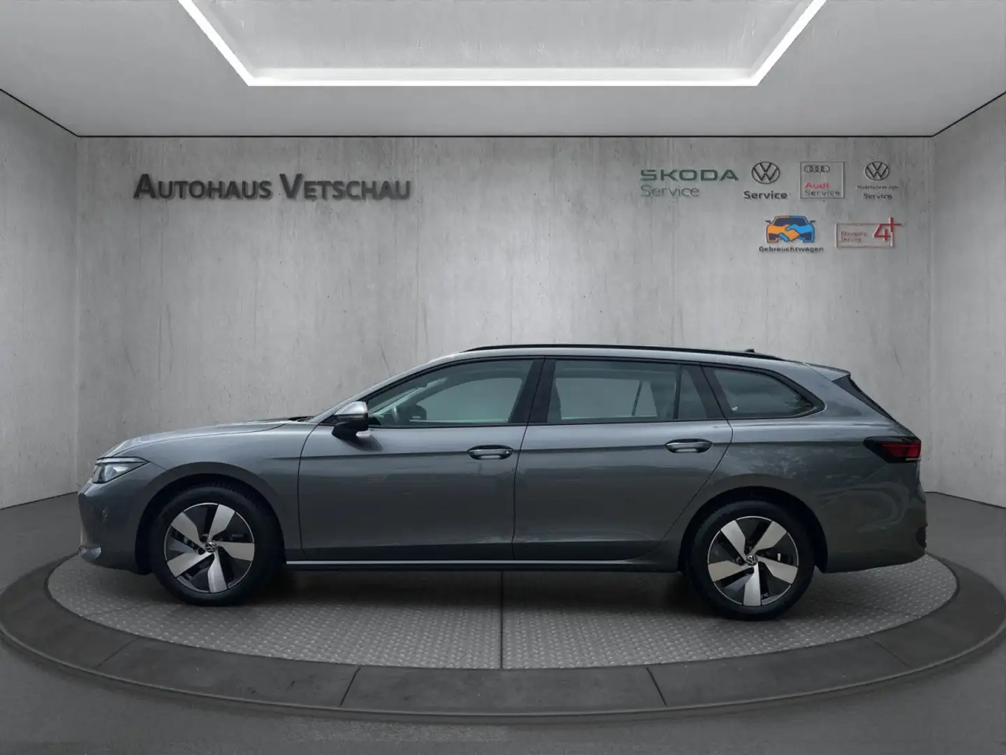Volkswagen Passat Variant 1.5 eTSI Bluetooth Navi LED Grau - 2