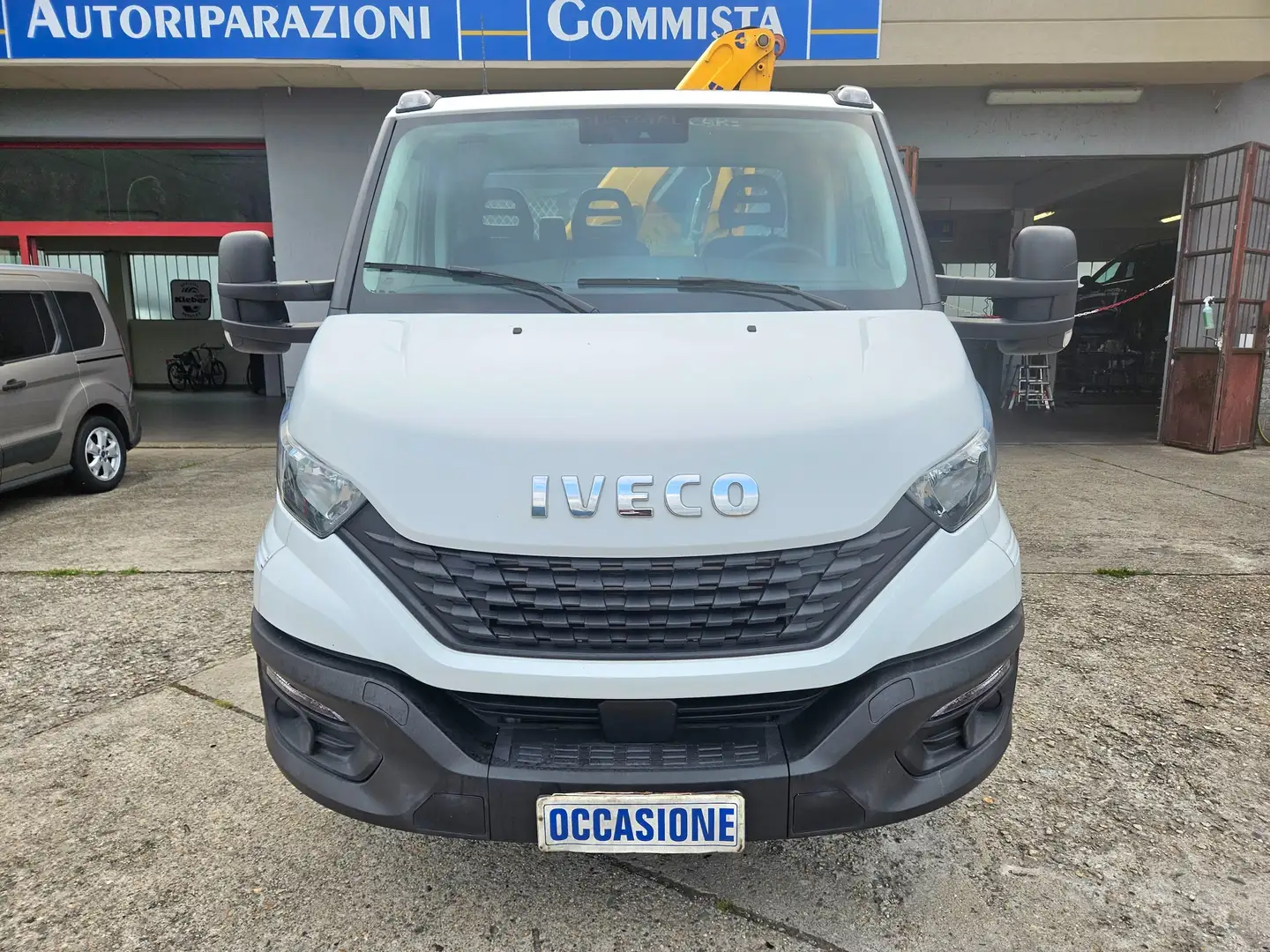 Iveco Daily 60 C16 H3.0 CASSONE GRU Bianco - 2