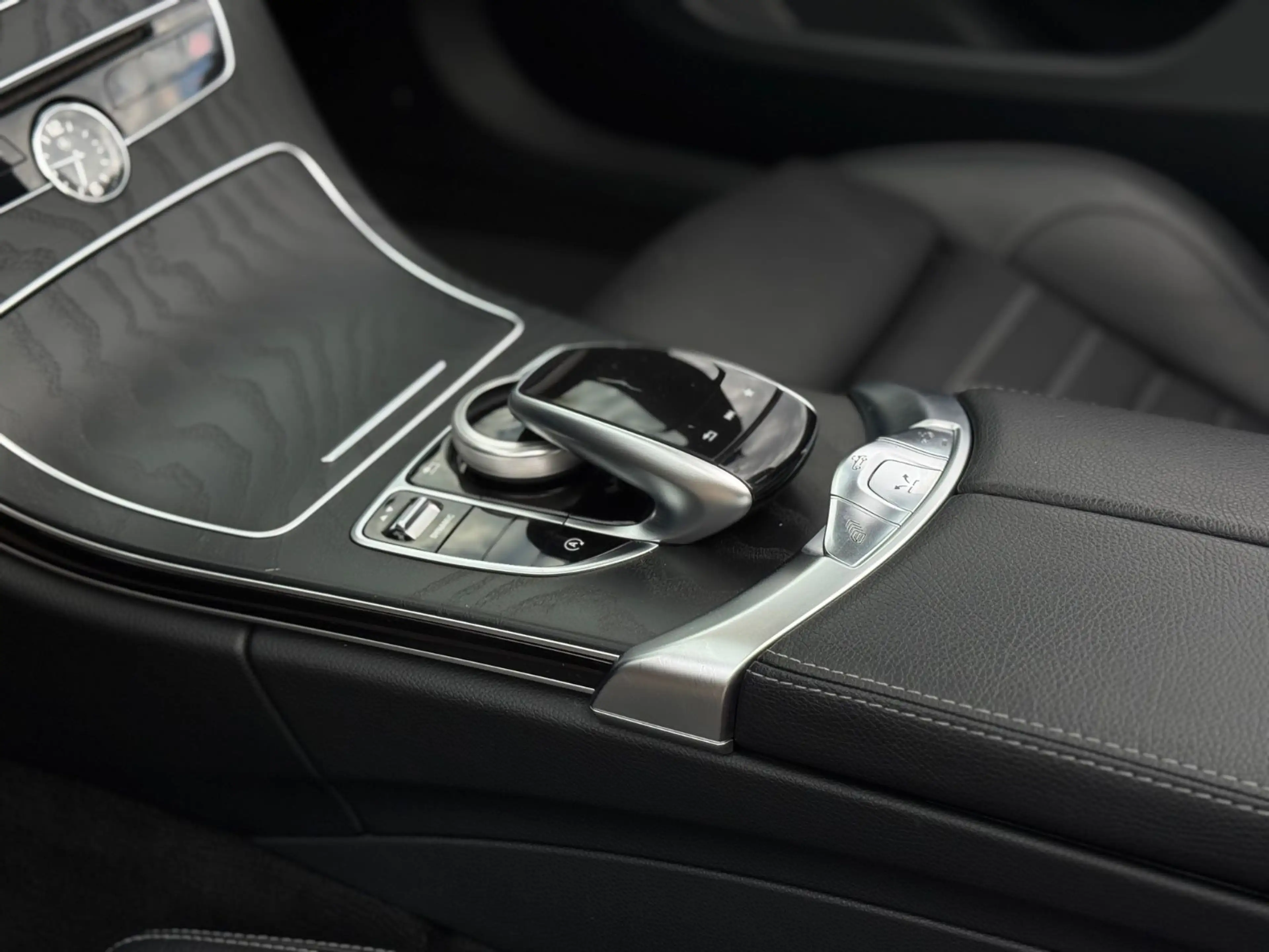 Mercedes-Benz C 250 AMG BURMESTER AIRCAP COMAND ILS DISTR CAM — photo 29