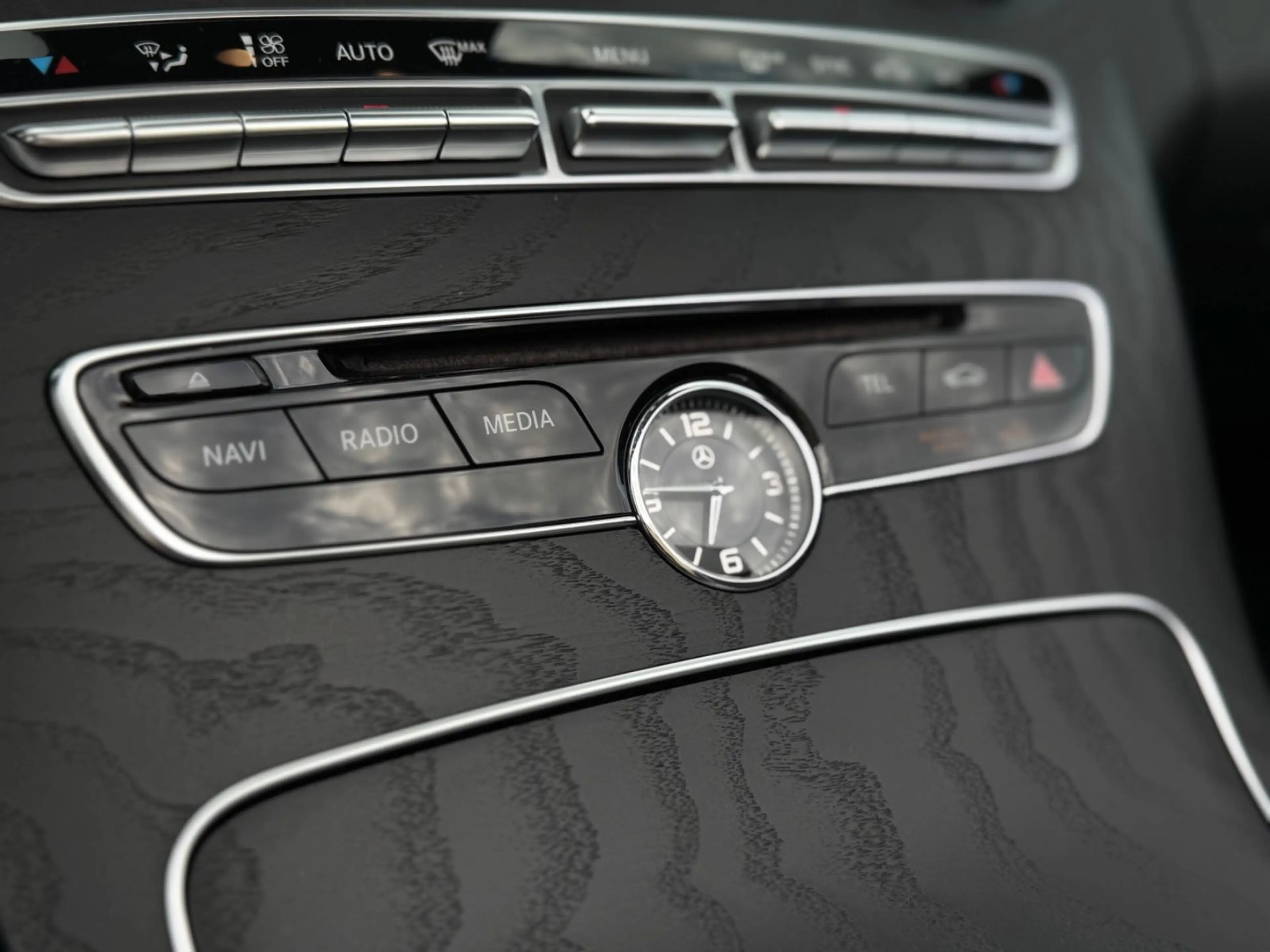 Mercedes-Benz C 250 AMG BURMESTER AIRCAP COMAND ILS DISTR CAM — photo 27