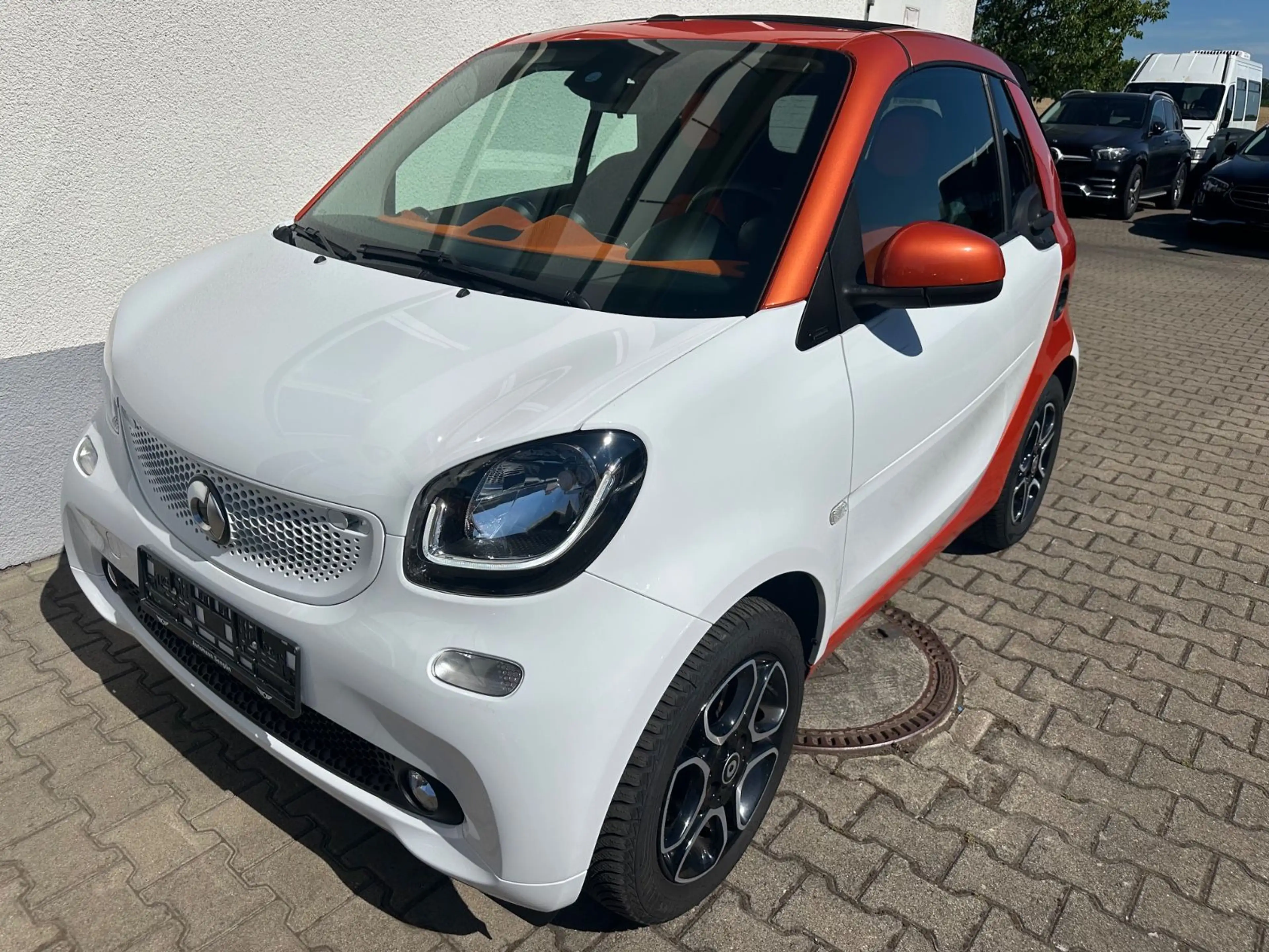 smart forTwo For Two Cabrio 90 PS Navi / LED & Sensor-Paket — photo 3