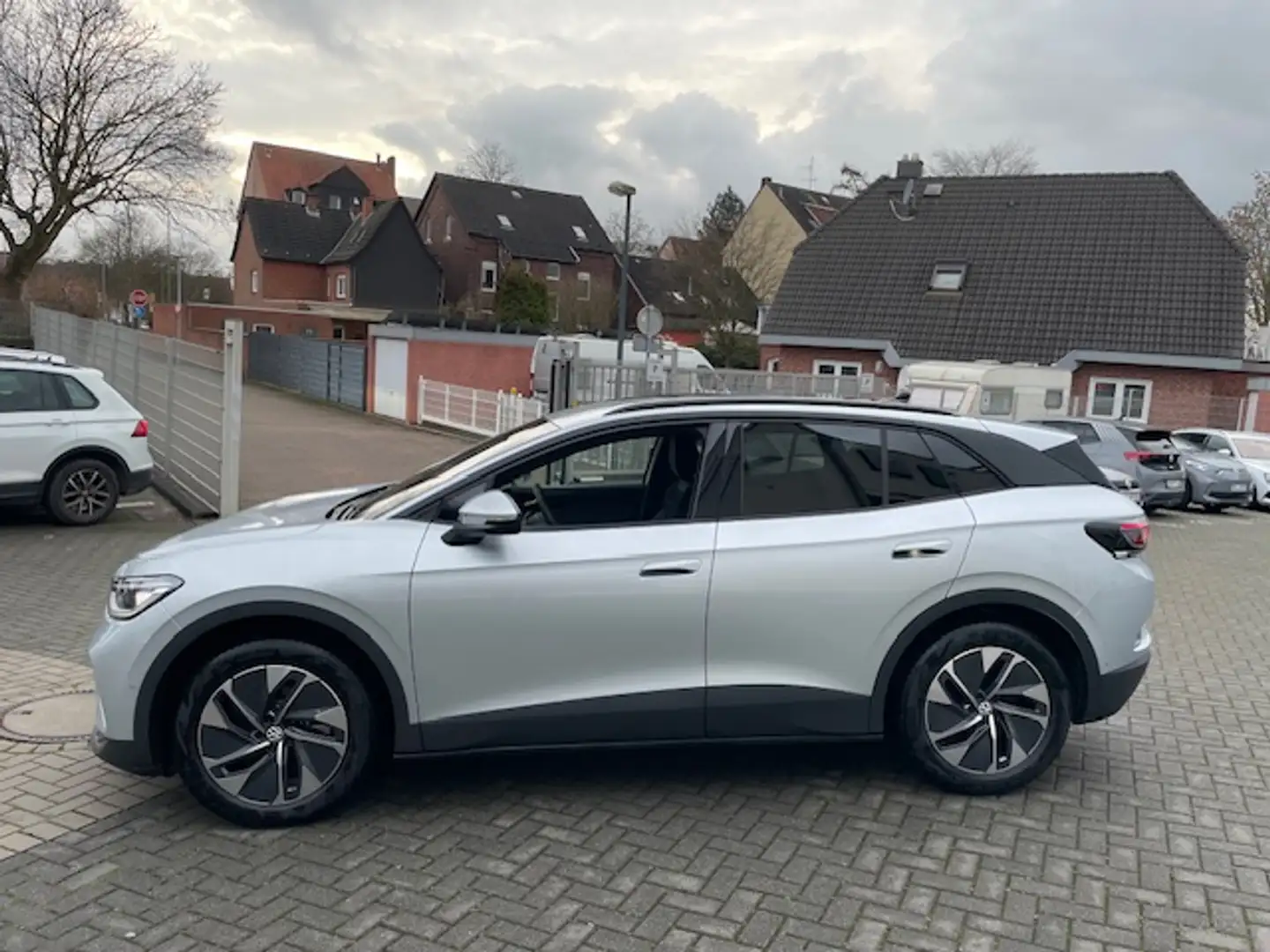 Volkswagen ID.4 Pro 210 kW R-Kamera elektr. Heckklappe SideAssi... Grau - 2