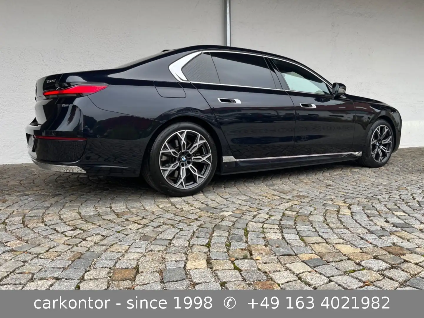 BMW 750 e xDrive *LOUNGE SEATING*AUT DOORS*FOND ENT Schwarz - 2