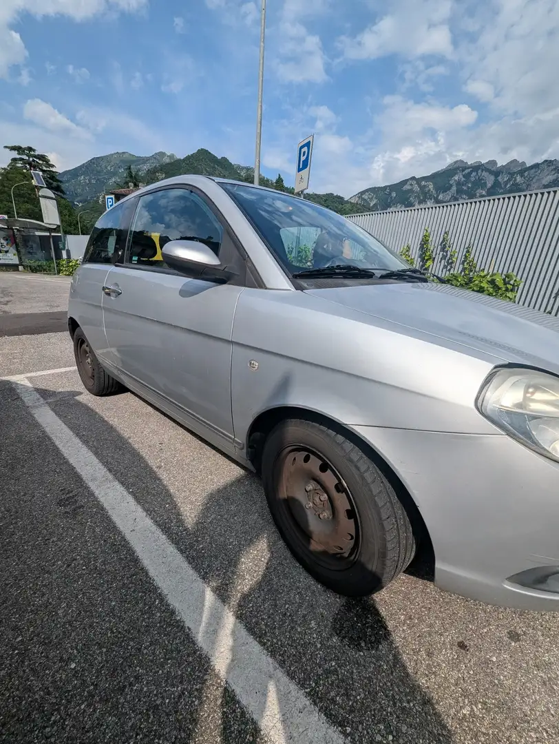 Lancia Ypsilon 1.2 8v Argento - 2