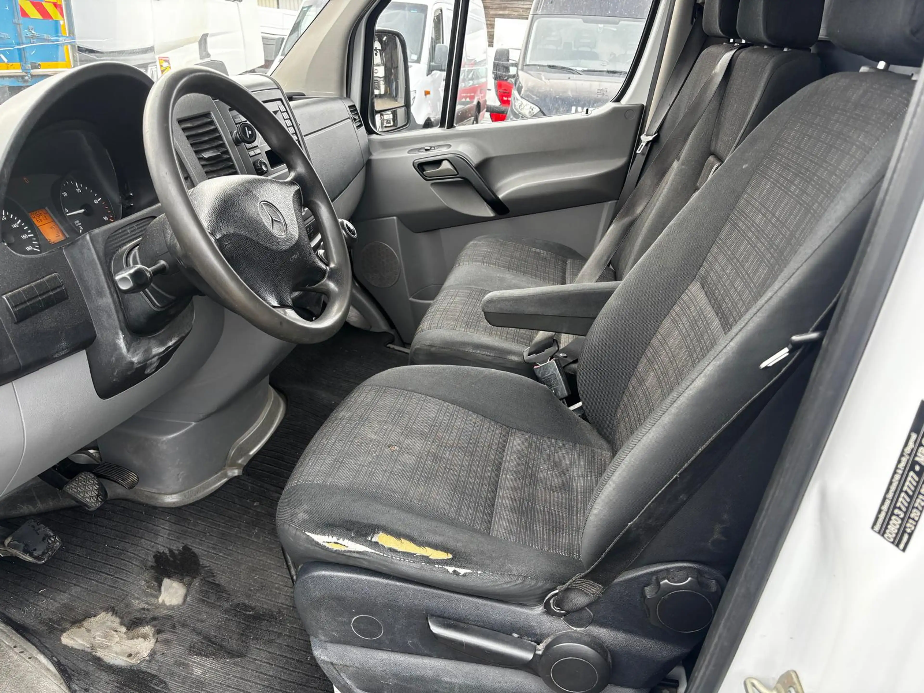 Mercedes-Benz Sprinter 313 CDI L2 H2 AHK — photo 11