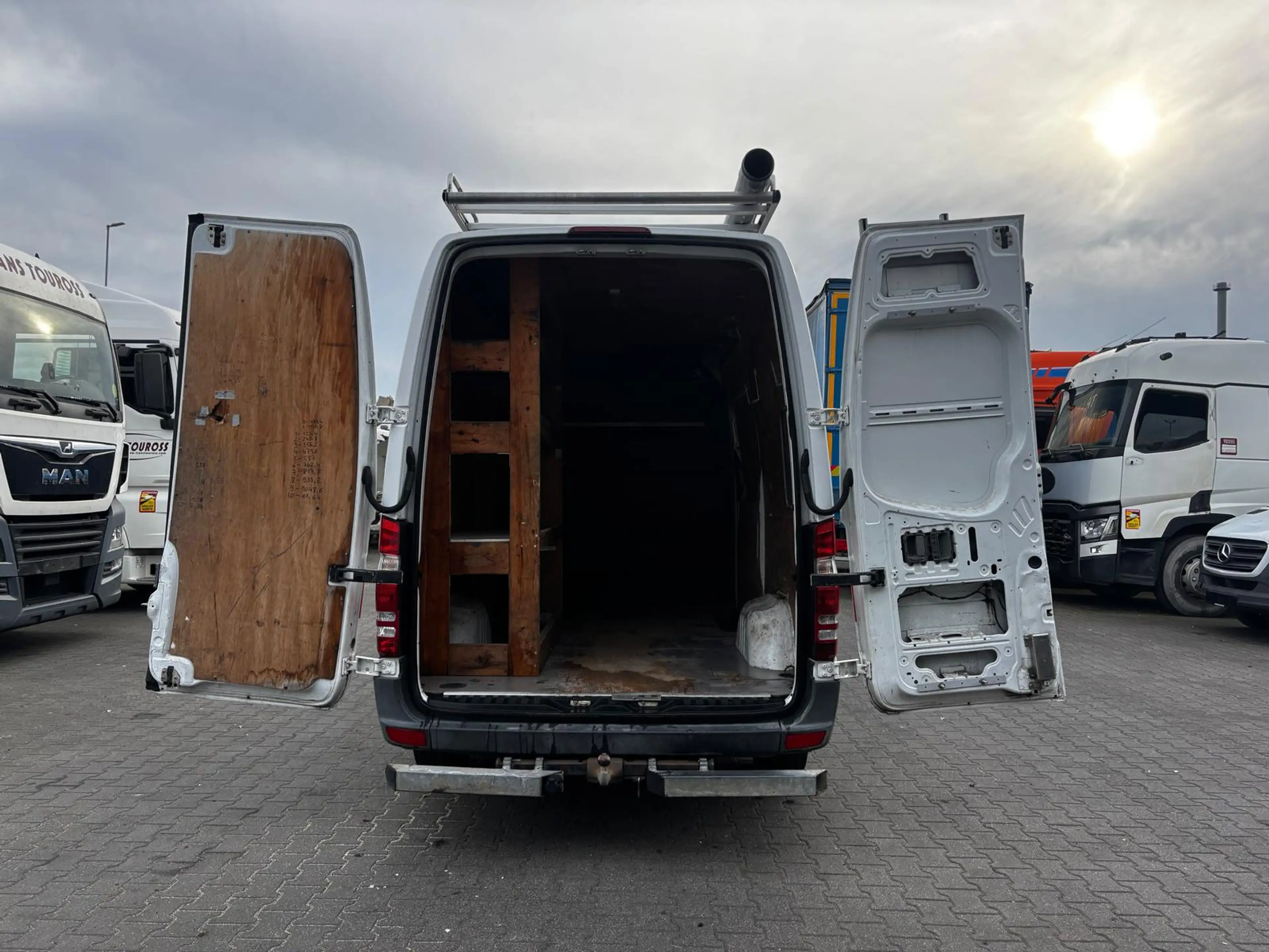 Mercedes-Benz Sprinter 313 CDI L2 H2 AHK — photo 10