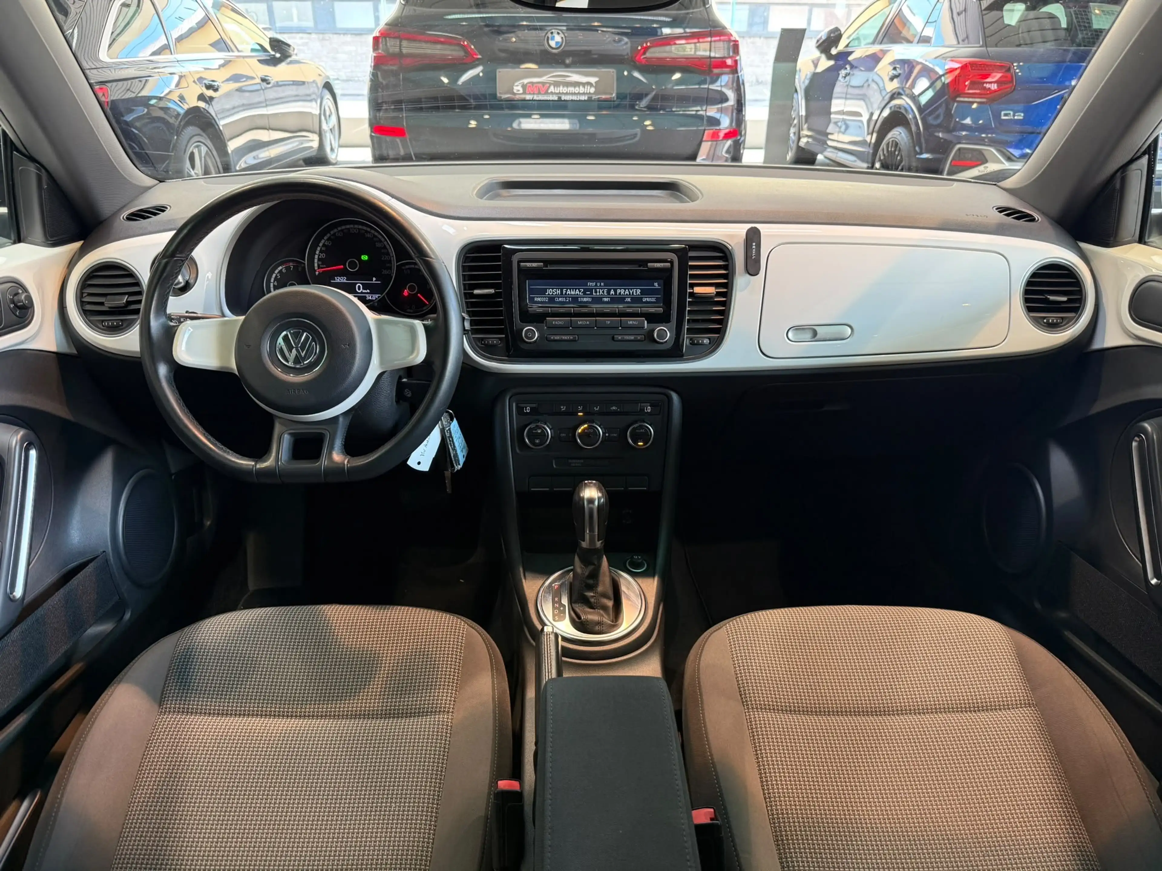 Volkswagen Beetle 1.2TSI Design DSG * Clim auto — photo 11