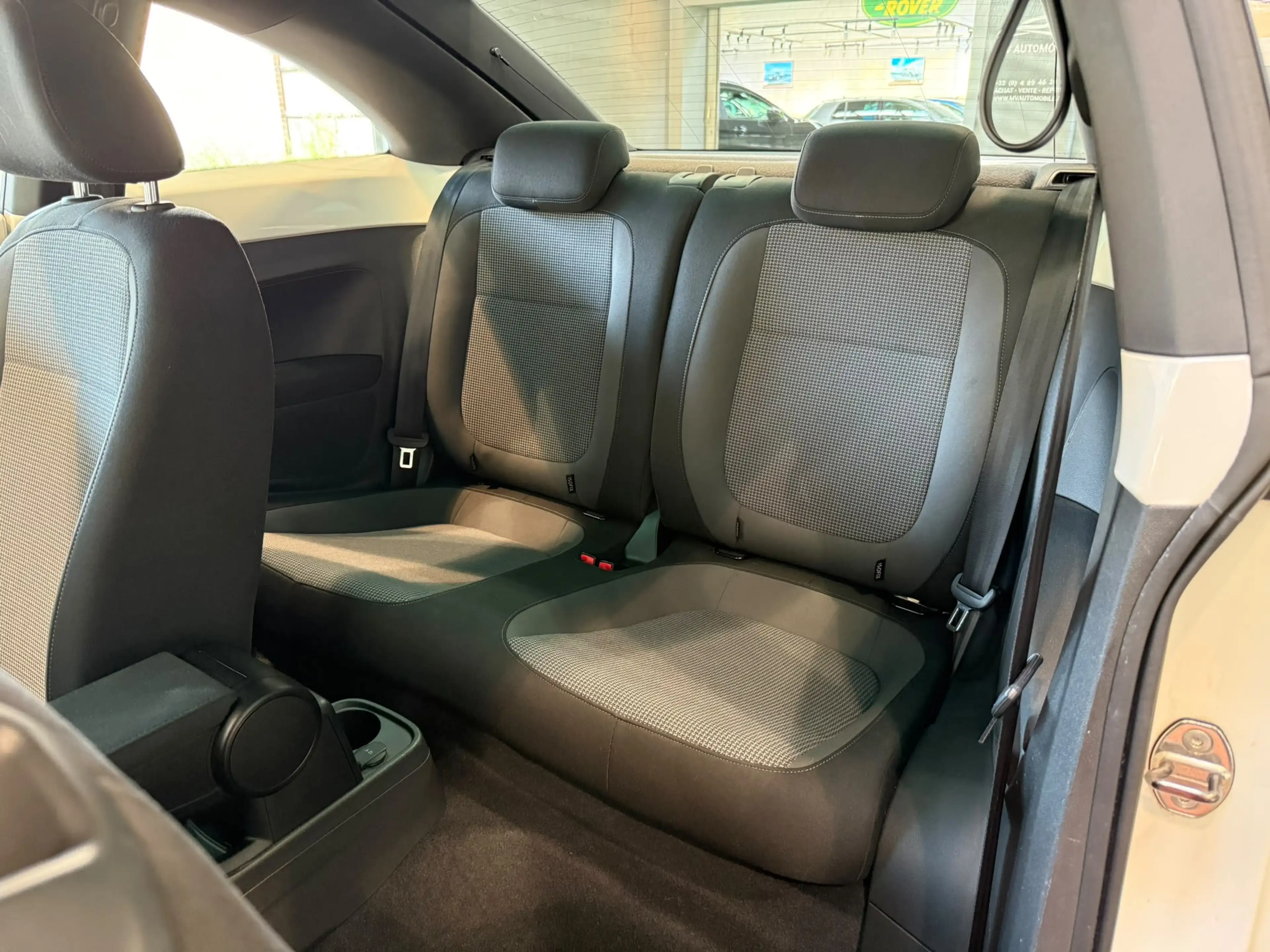 Volkswagen Beetle 1.2TSI Design DSG * Clim auto — photo 13
