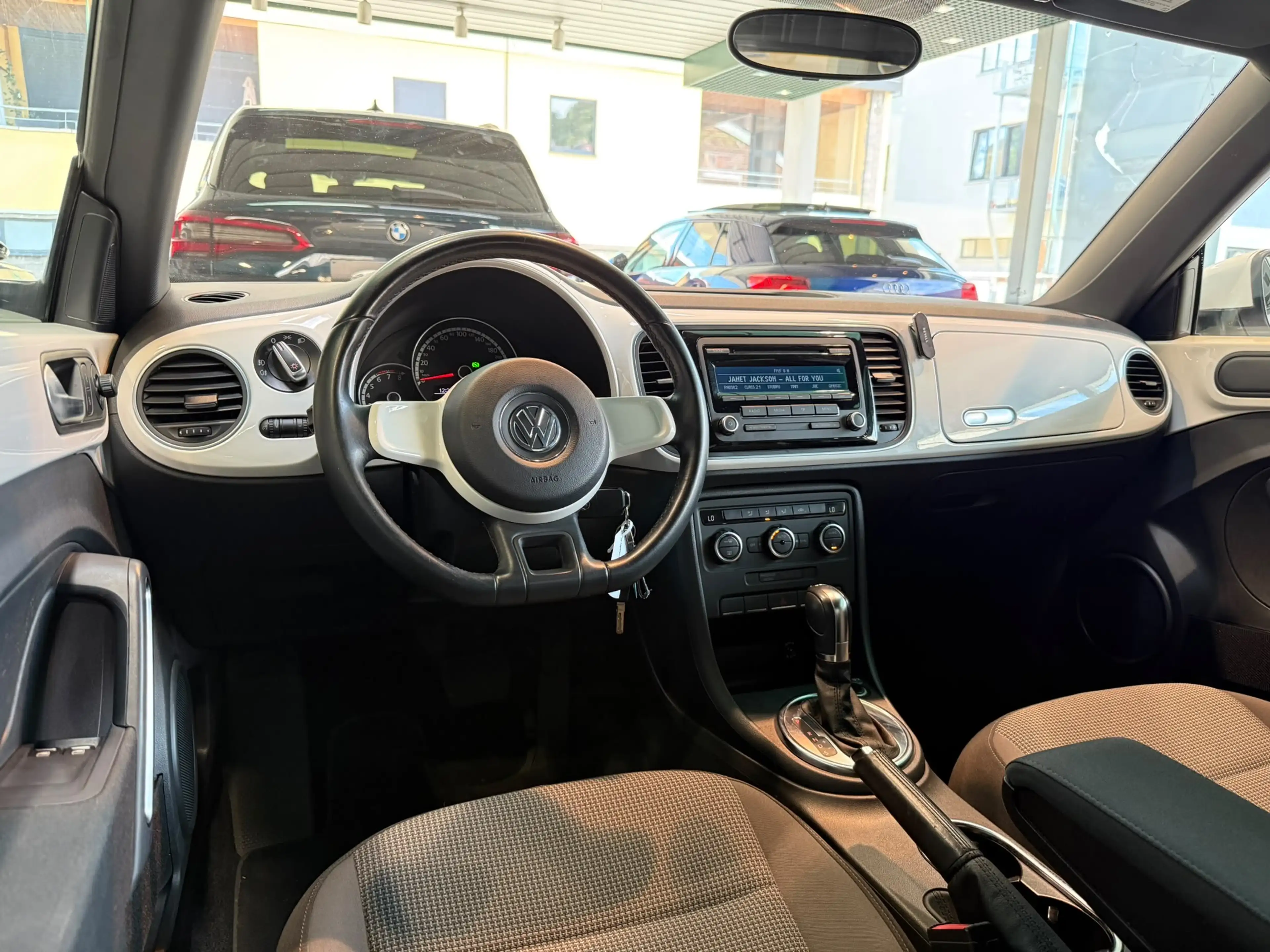 Volkswagen Beetle 1.2TSI Design DSG * Clim auto — photo 9