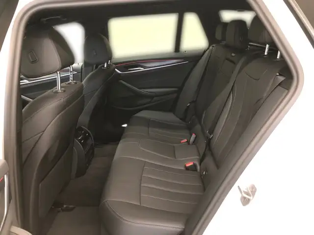 BMW 5 Series view 7