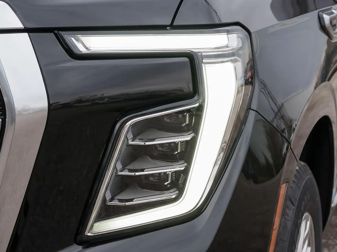 GMC Yukon снимка GMC Yukon