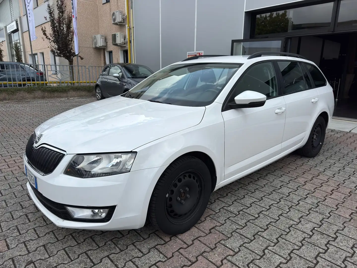 Skoda Octavia Wagon TDI Ambition 1.6 TDI 105 CV - GRANDINATA Blanc - 1