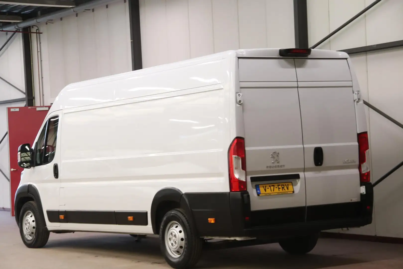 Peugeot Boxer 435 2.2 BlueHDi L4H2 AIRCO ACHTERUITRIJCAMERA Wit - 2