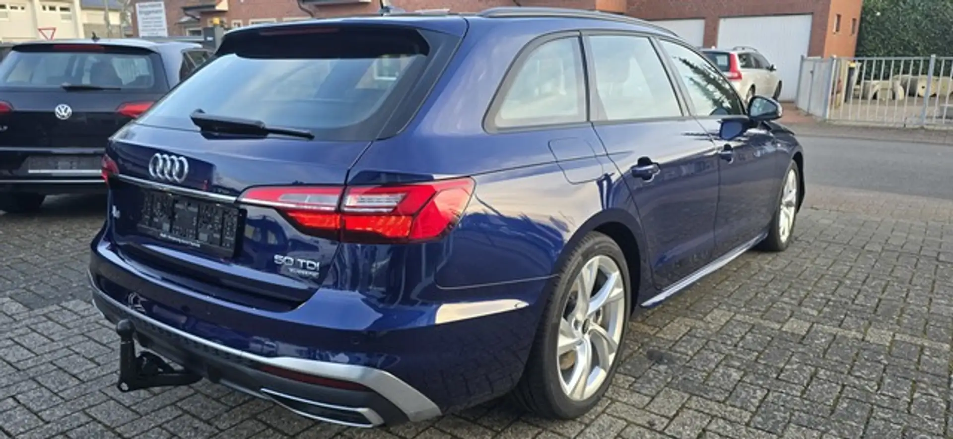 Audi A4 Avant 50TDI quattro S line Pano+Led-Matrix+AHK Bleu - 1