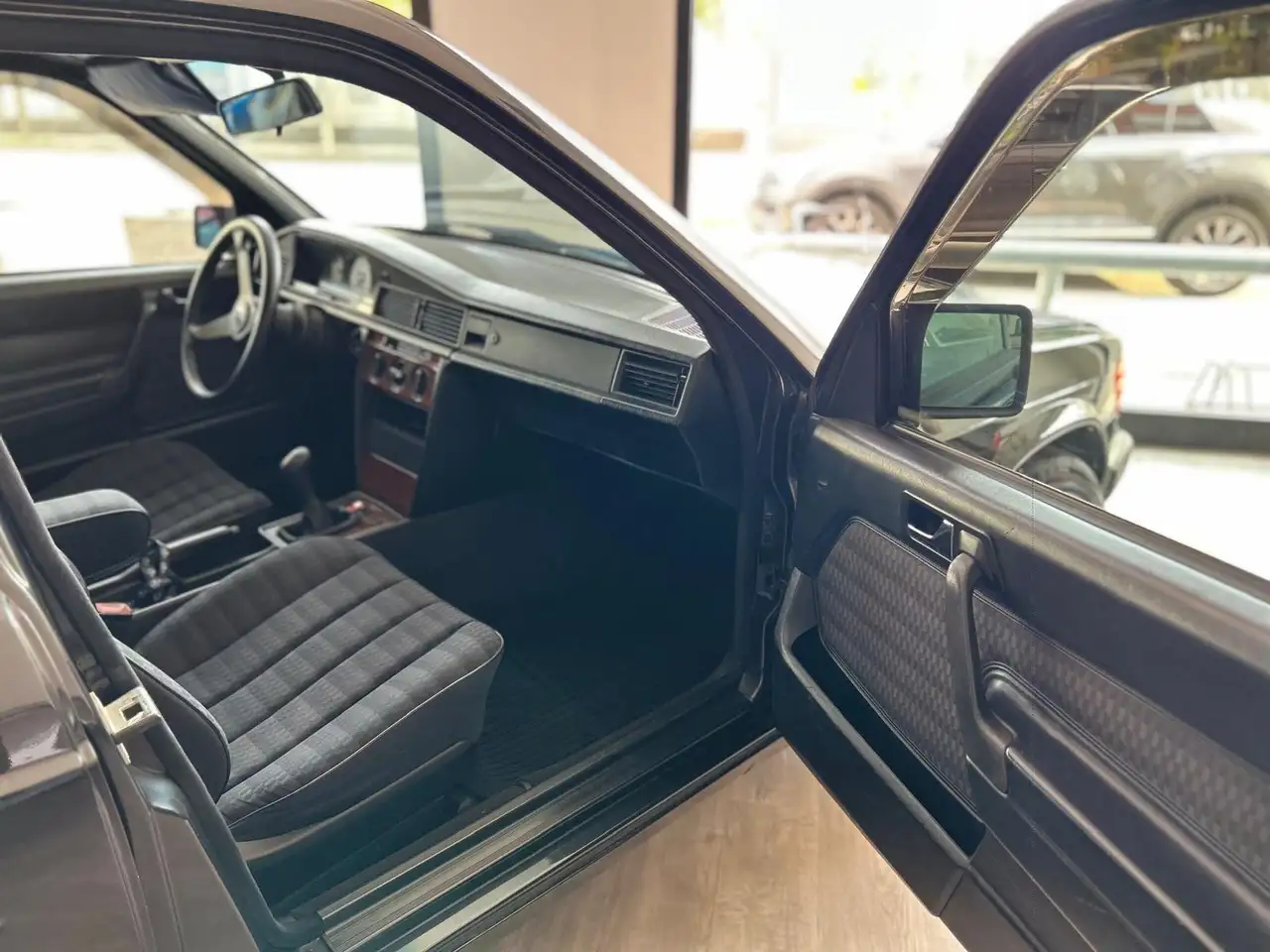 Mercedes-Benz 190, foto 9