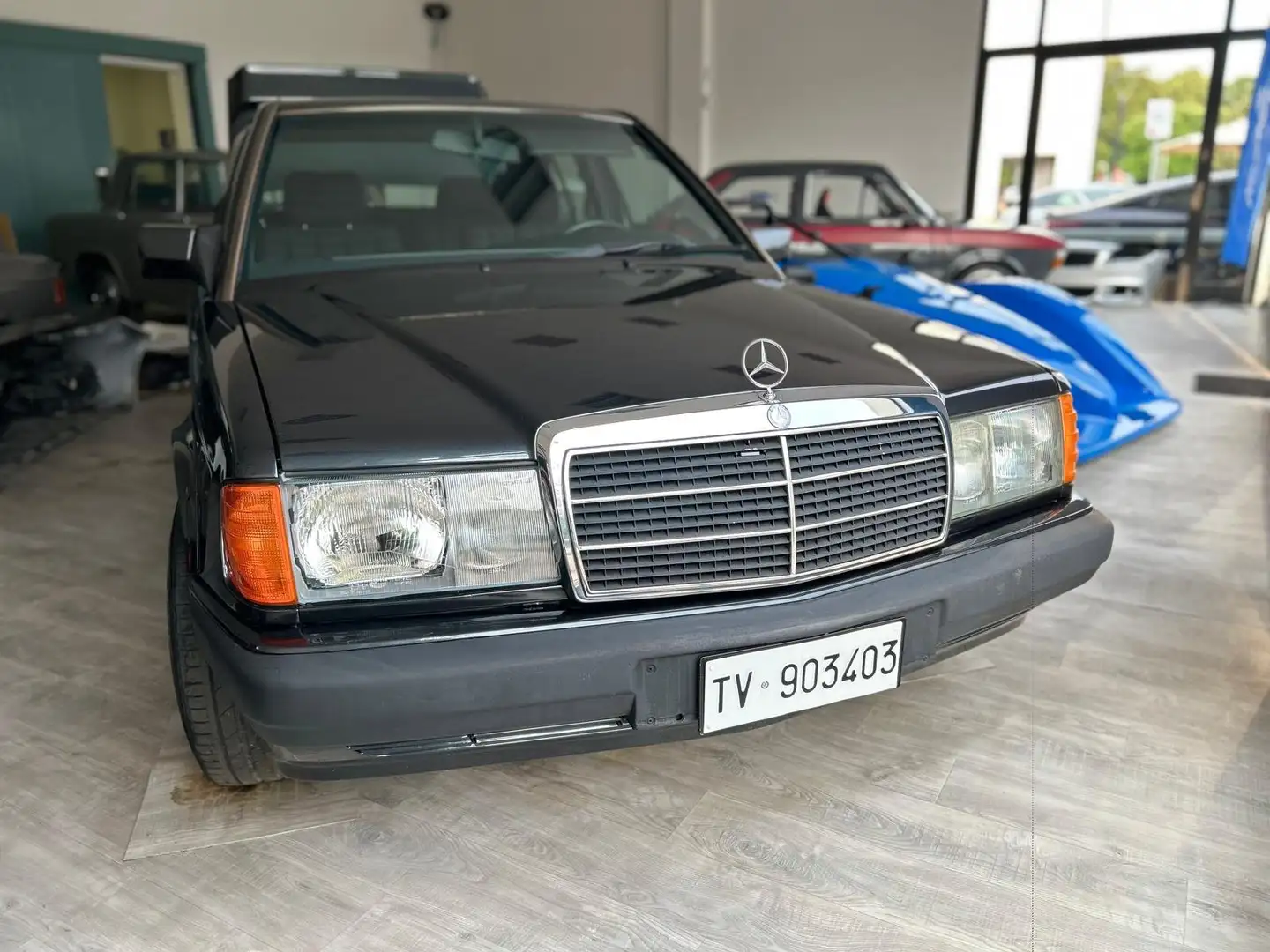 Mercedes-Benz 190 Nero - 2