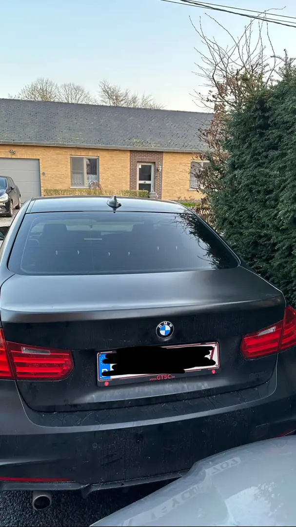 BMW 318 318d Noir - 2