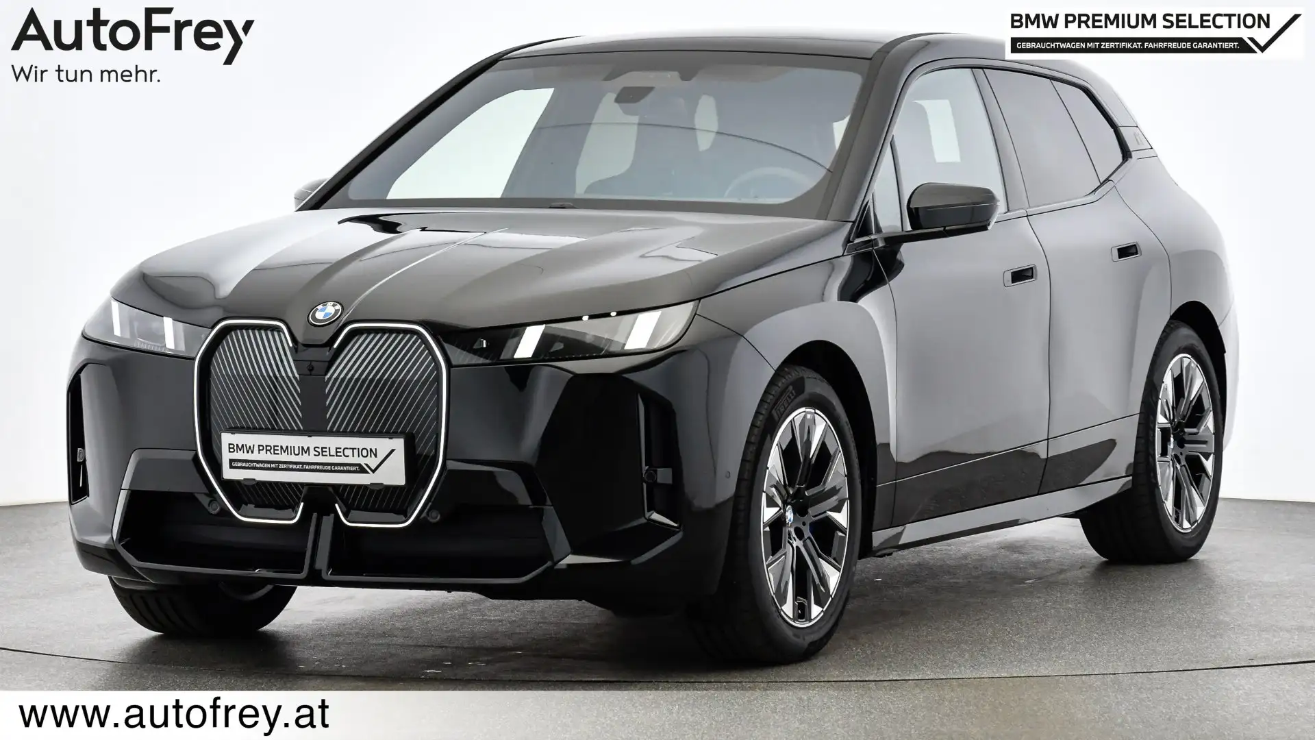 BMW iX xDrive45 Schwarz - 1