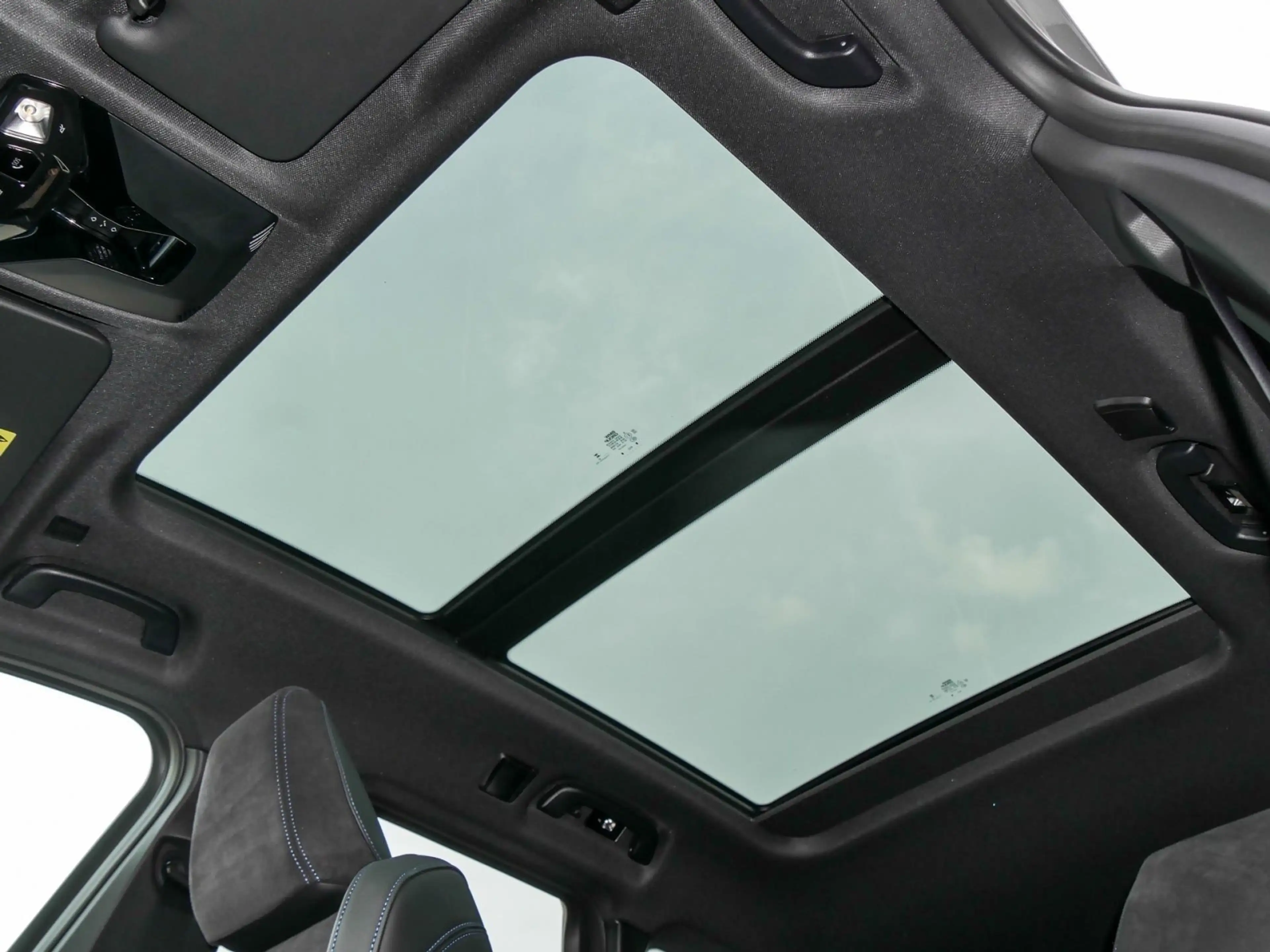 BMW iX1 xDrive30 M Sport HUD PANO ACC AHK RFK NAVI — photo 11