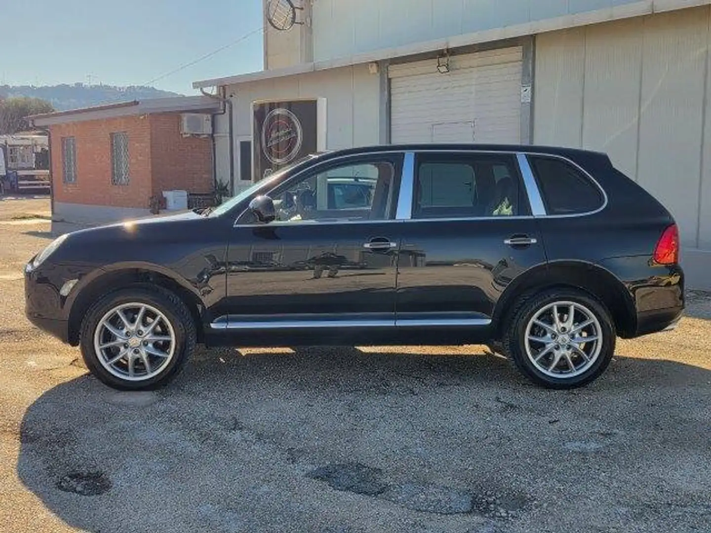 Porsche Cayenne Cayenne 3.2 V6 -UNI PRO - KM 94.500 Schwarz - 2