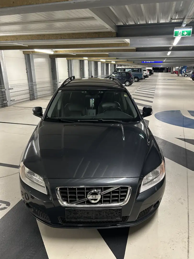 Volvo V70 2,4 D Summum Geartronic Aut. Grau - 2