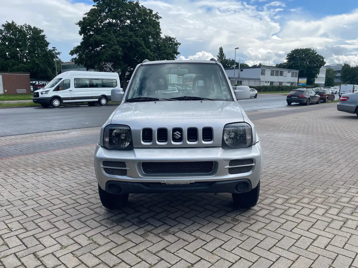 Suzuki Jimny Ranger 1.3 4x4 AHK Silber - 2