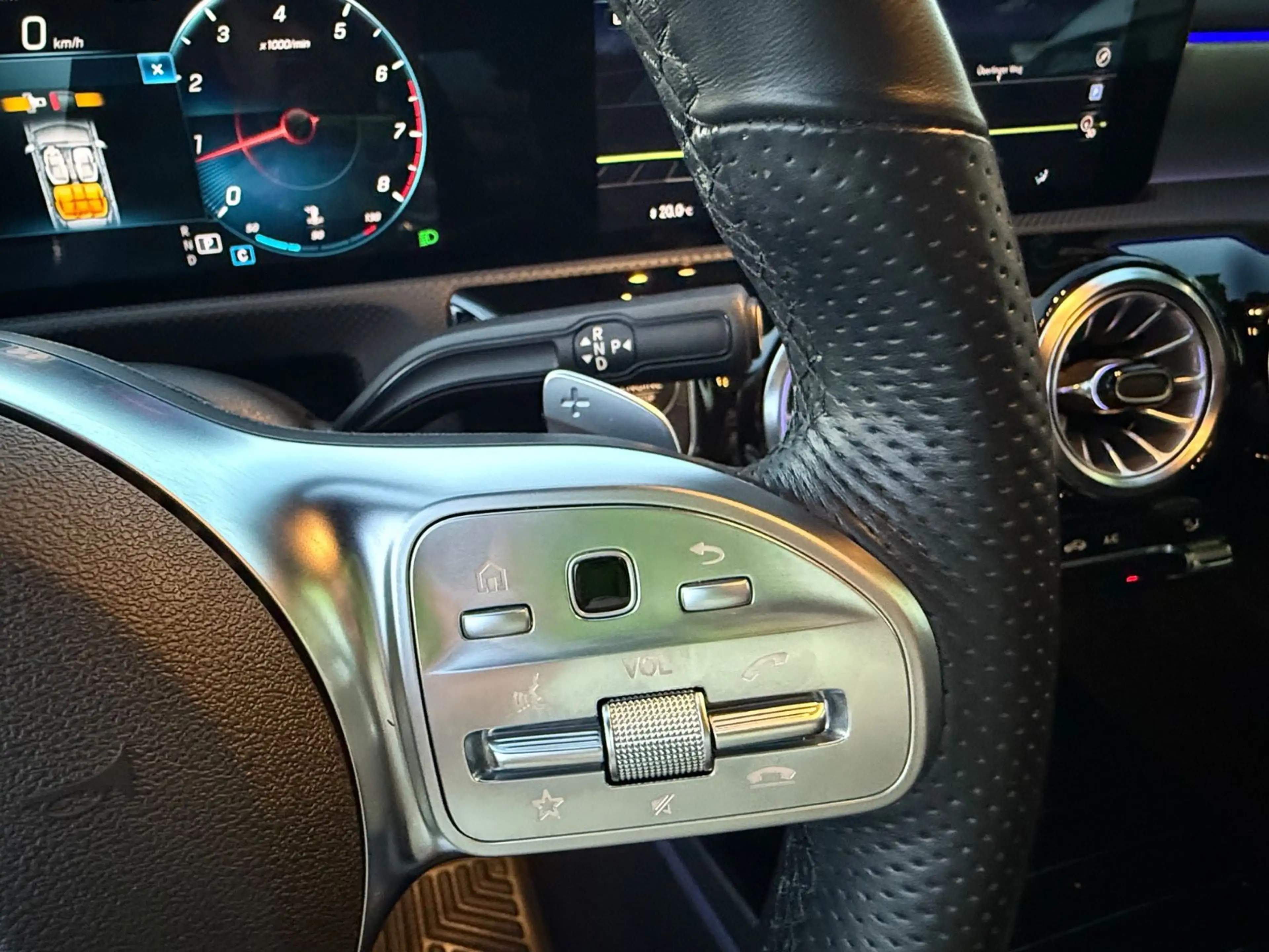 Mercedes-Benz CLA 180 AMG black Edition — photo 21